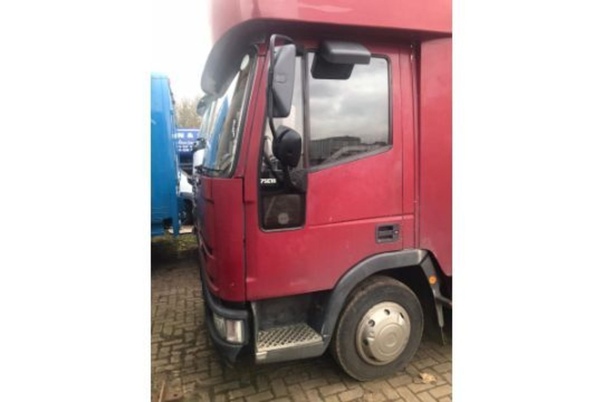 2004 IVECO REMOVEL TRUCK - Image 9 of 10