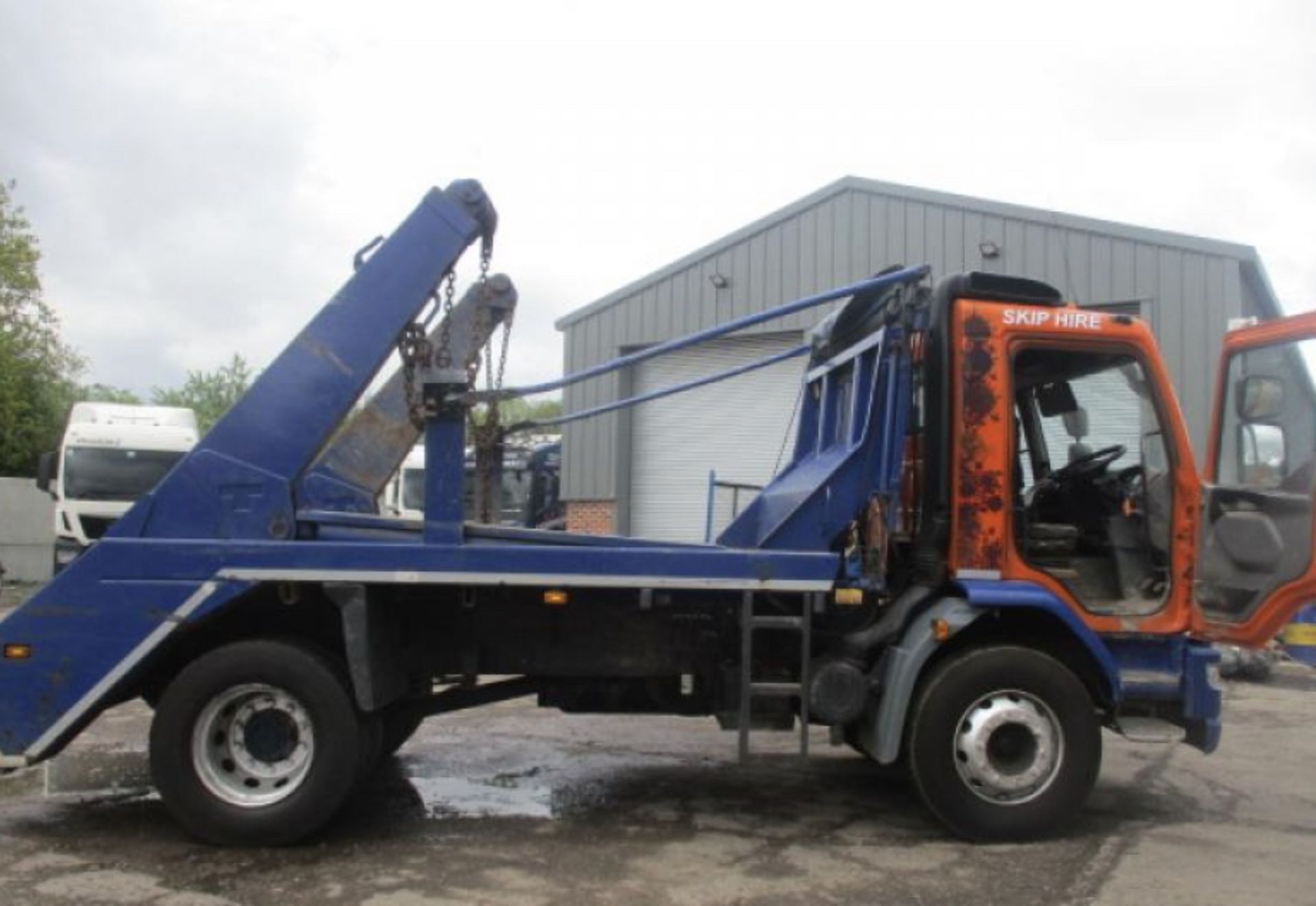 DAF LF 55.220 skip loader - Image 3 of 9