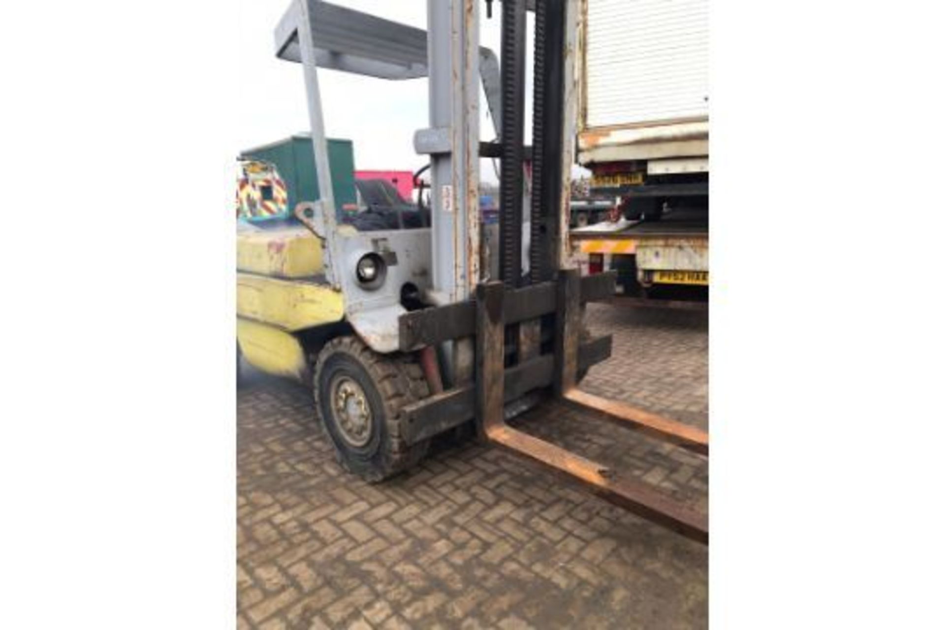 5 TON FORKLIFT