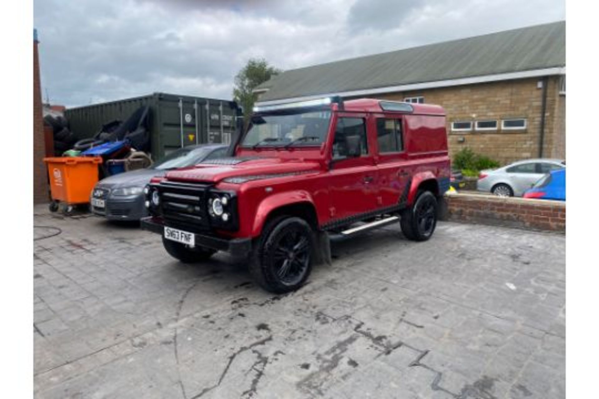 Land Rover Defender 110 xs - Image 11 of 19