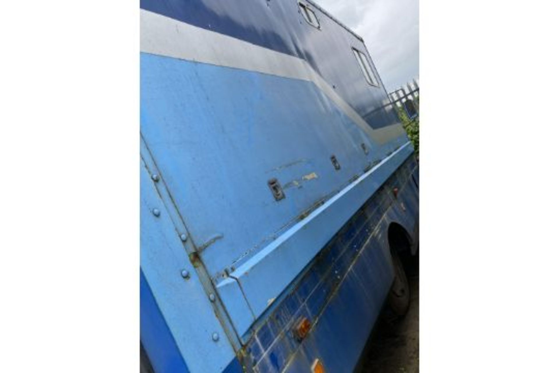 DAF45 HORSE BOX - Image 2 of 4