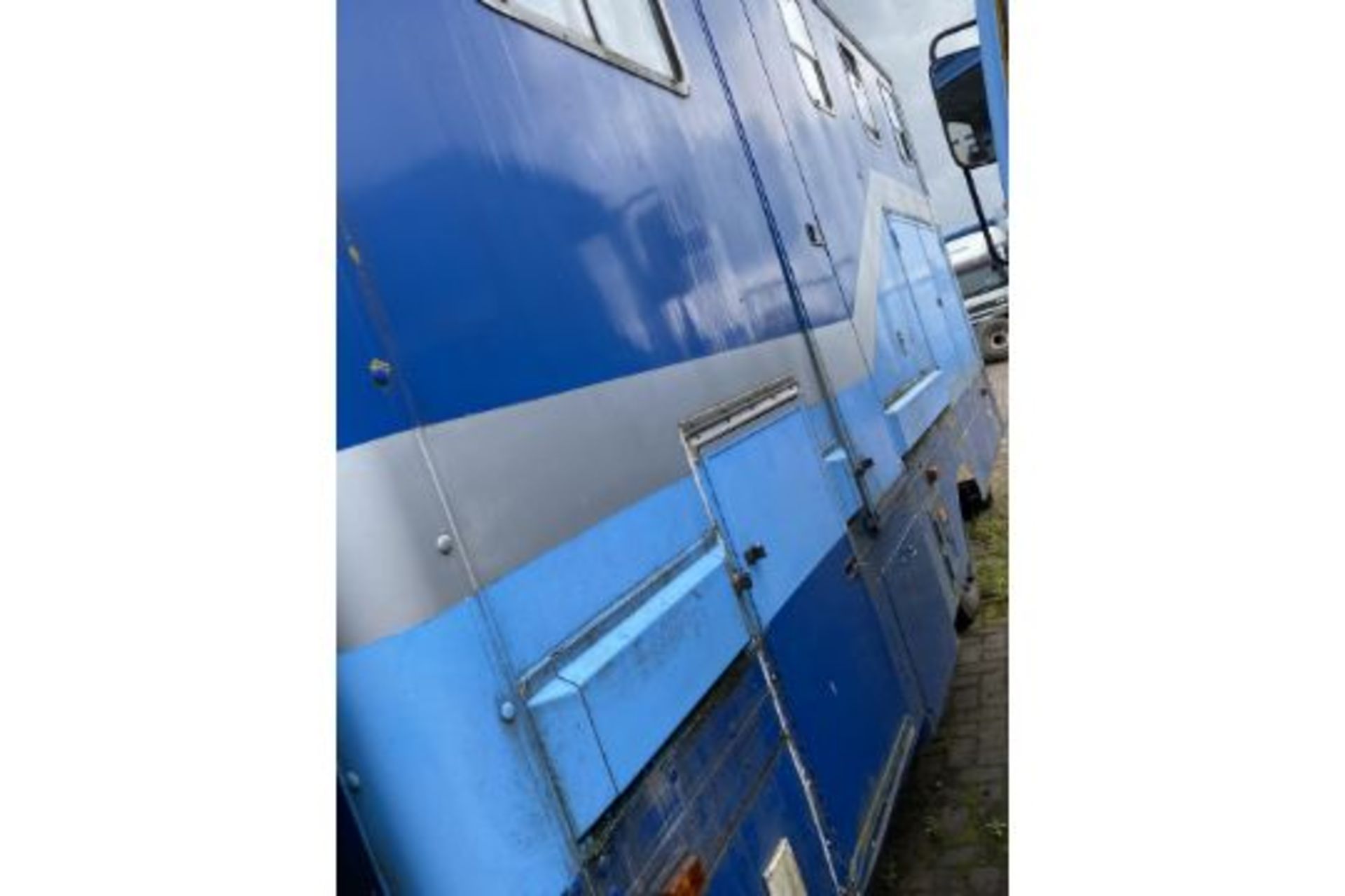 DAF45 HORSE BOX - Image 3 of 4