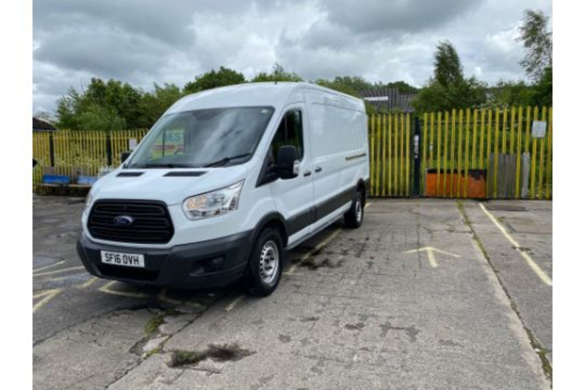 2016 Ford Transit - Image 2 of 9