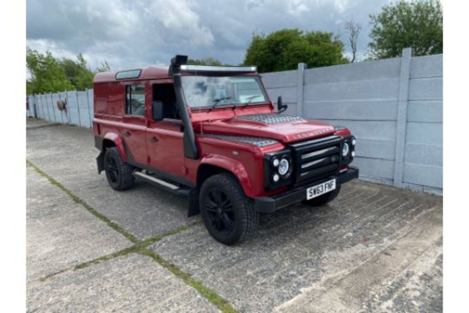 Land Rover Defender 110 xs - Image 12 of 19