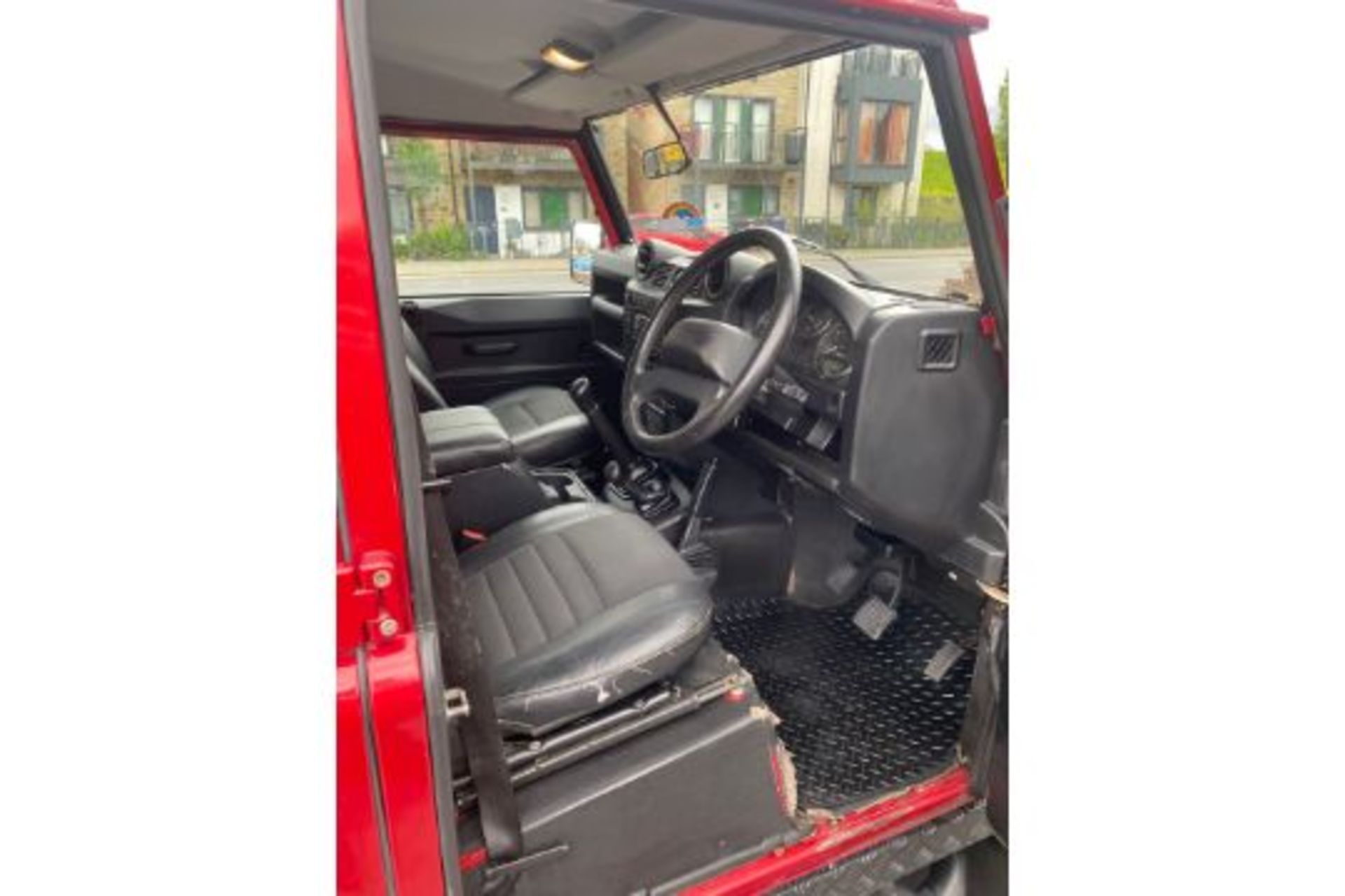 Land Rover Defender 110 xs - Image 18 of 19