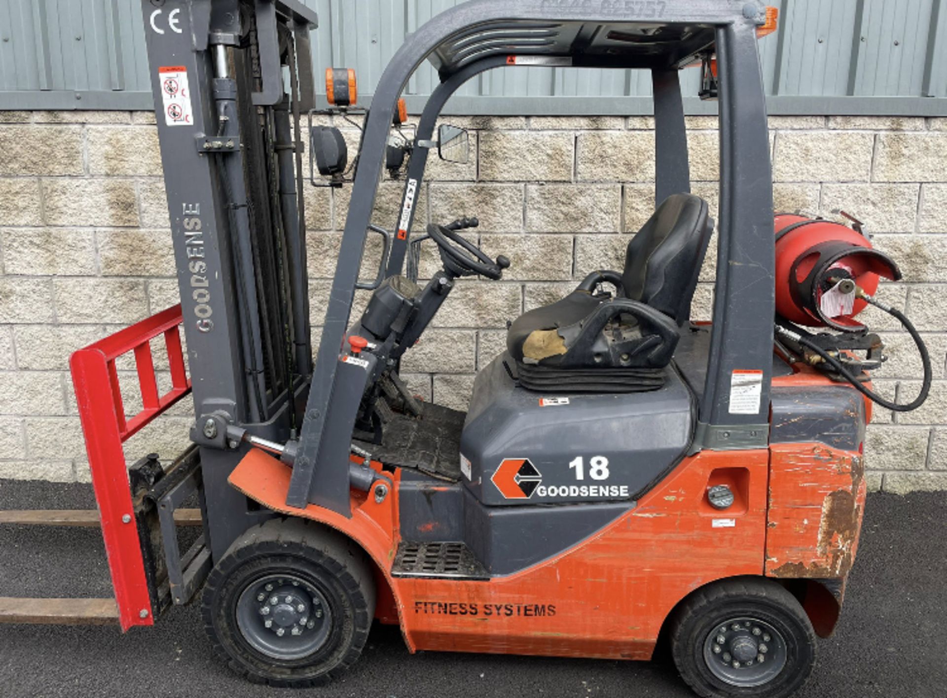 .2013 PLG 2TON FORKLIFT