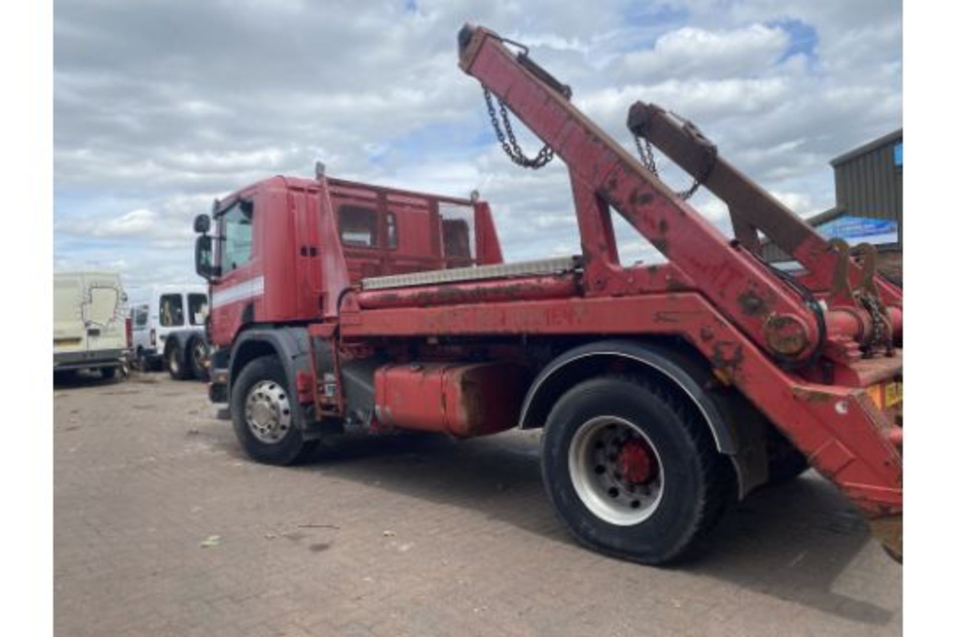 2008 SCANIA SKIP TRUCK