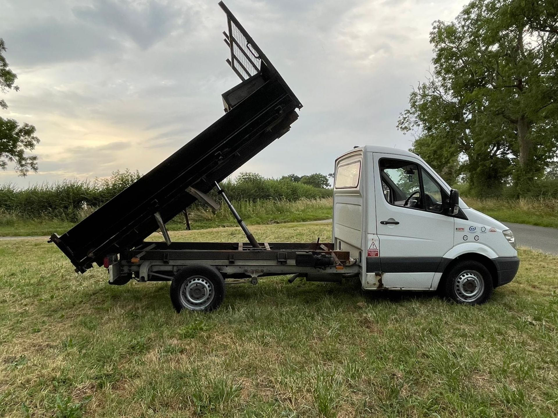 2008 MERCEDES SPRTINTER TIPPER