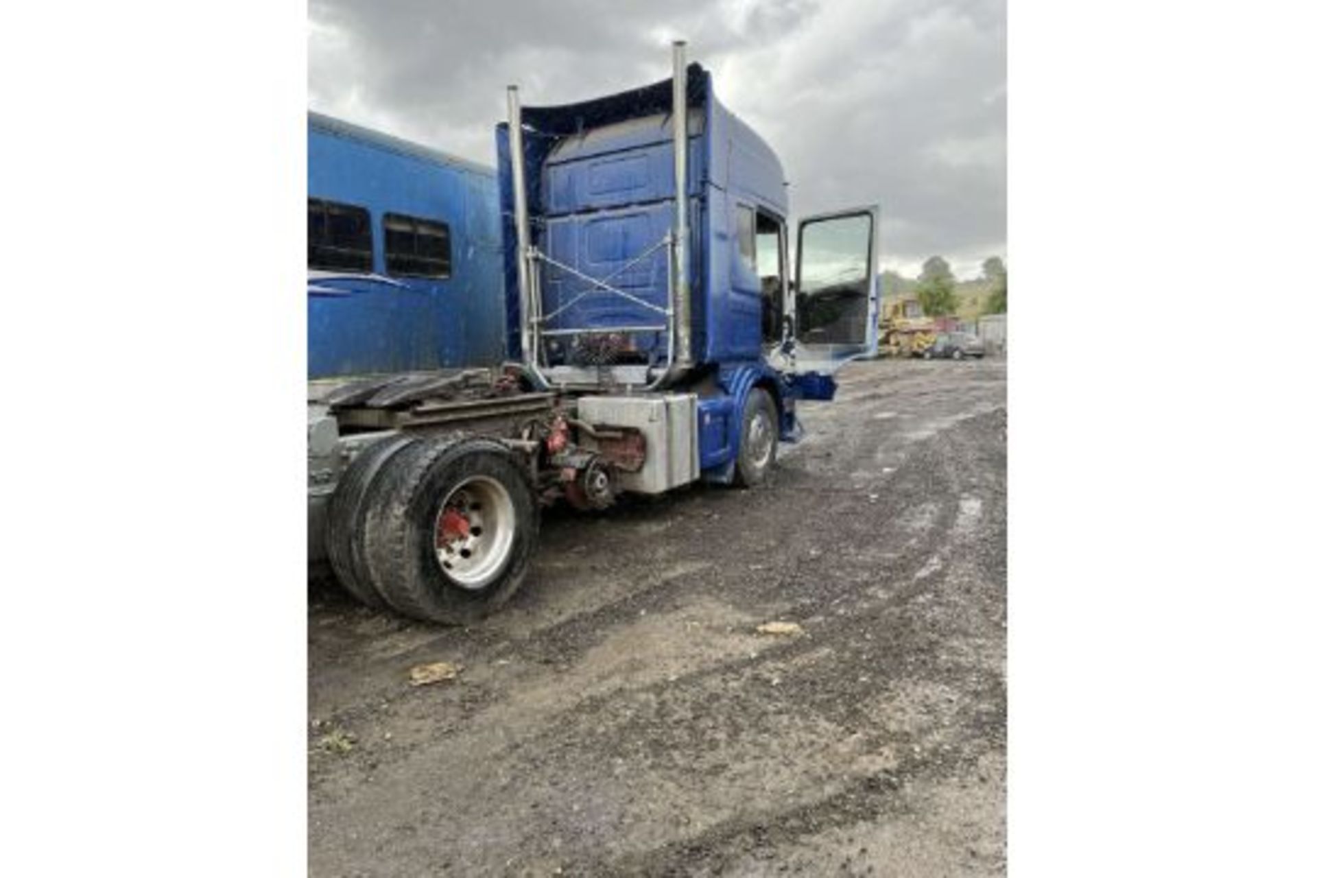 2002 SCANIA V8 580 - Image 2 of 3