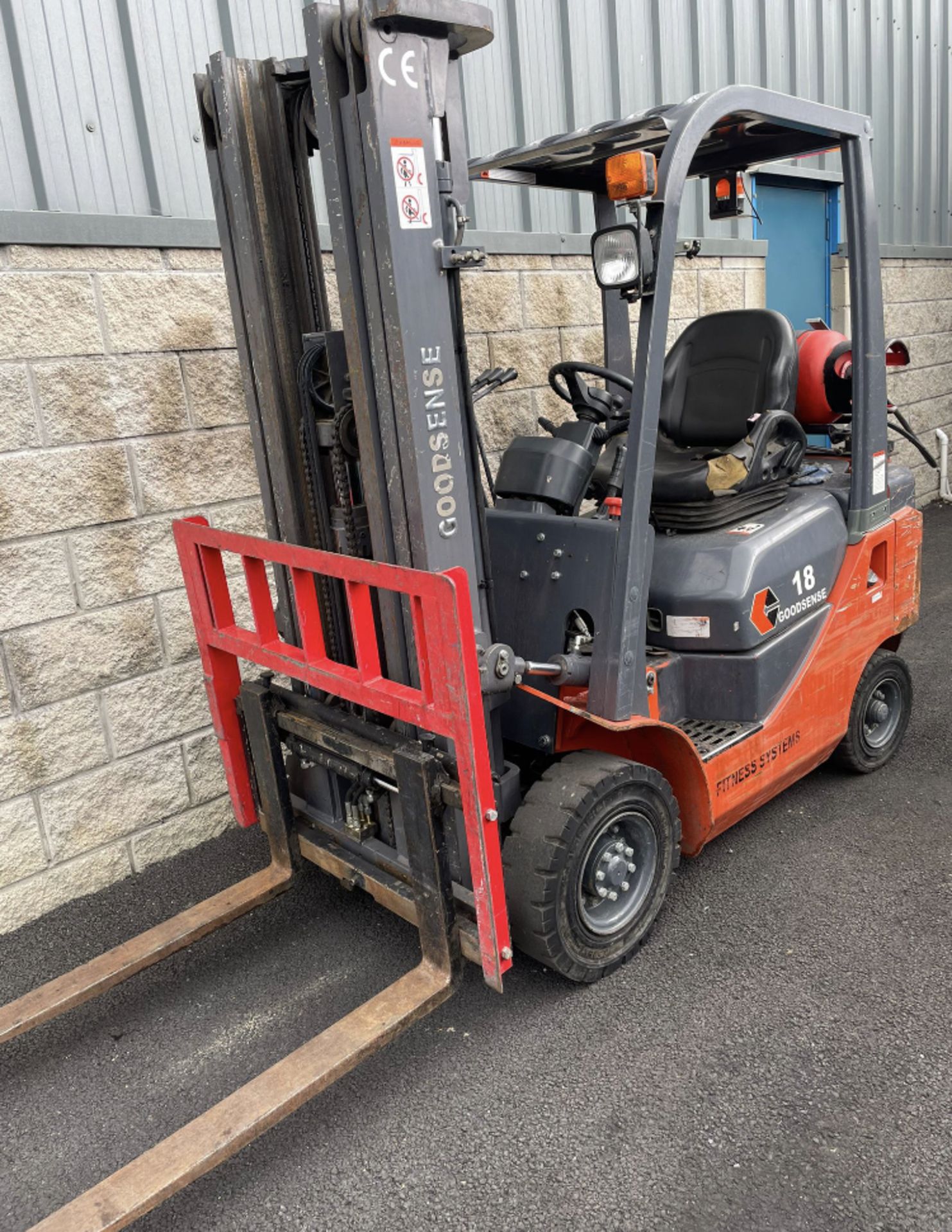 .2013 PLG 2TON FORKLIFT - Image 4 of 9