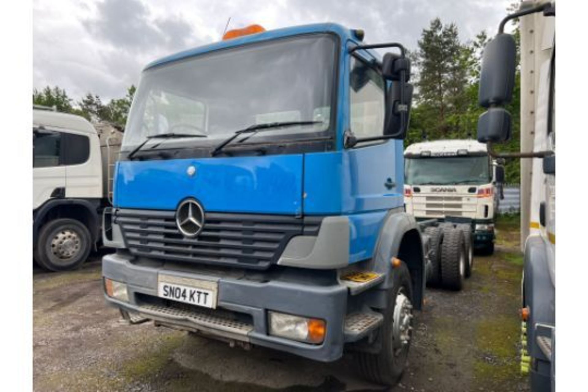 2004 MERCEDES CHASSIS CAB