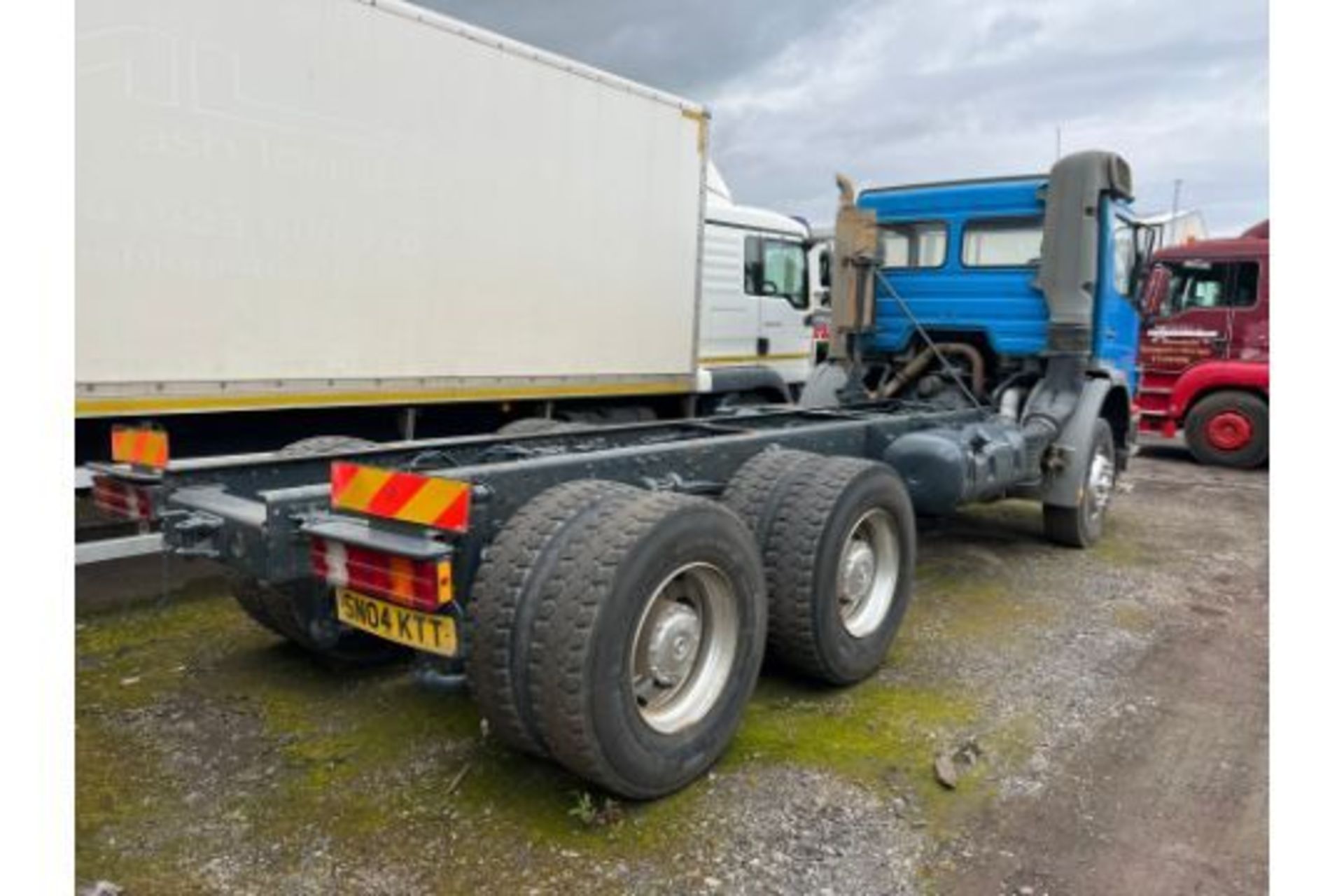 2004 MERCEDES CHASSIS CAB - Image 5 of 10