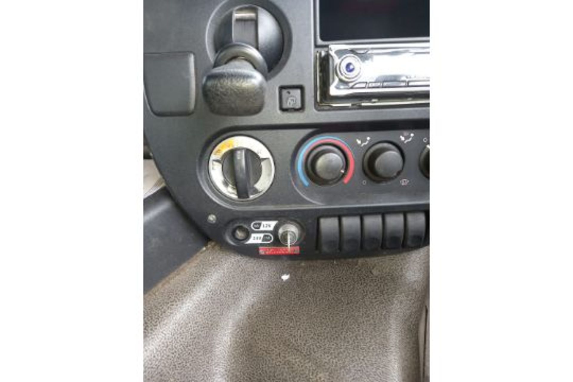2012 DAF CF85 TRACTOR UNIT - Image 6 of 9