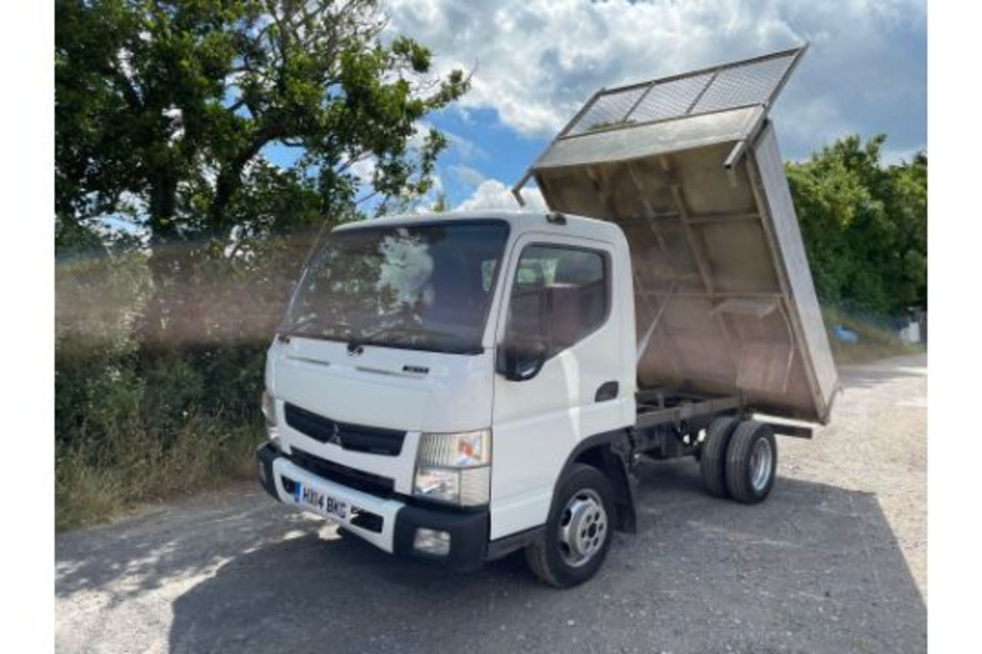 2014 MITSUBISHI FUSO TIPPER