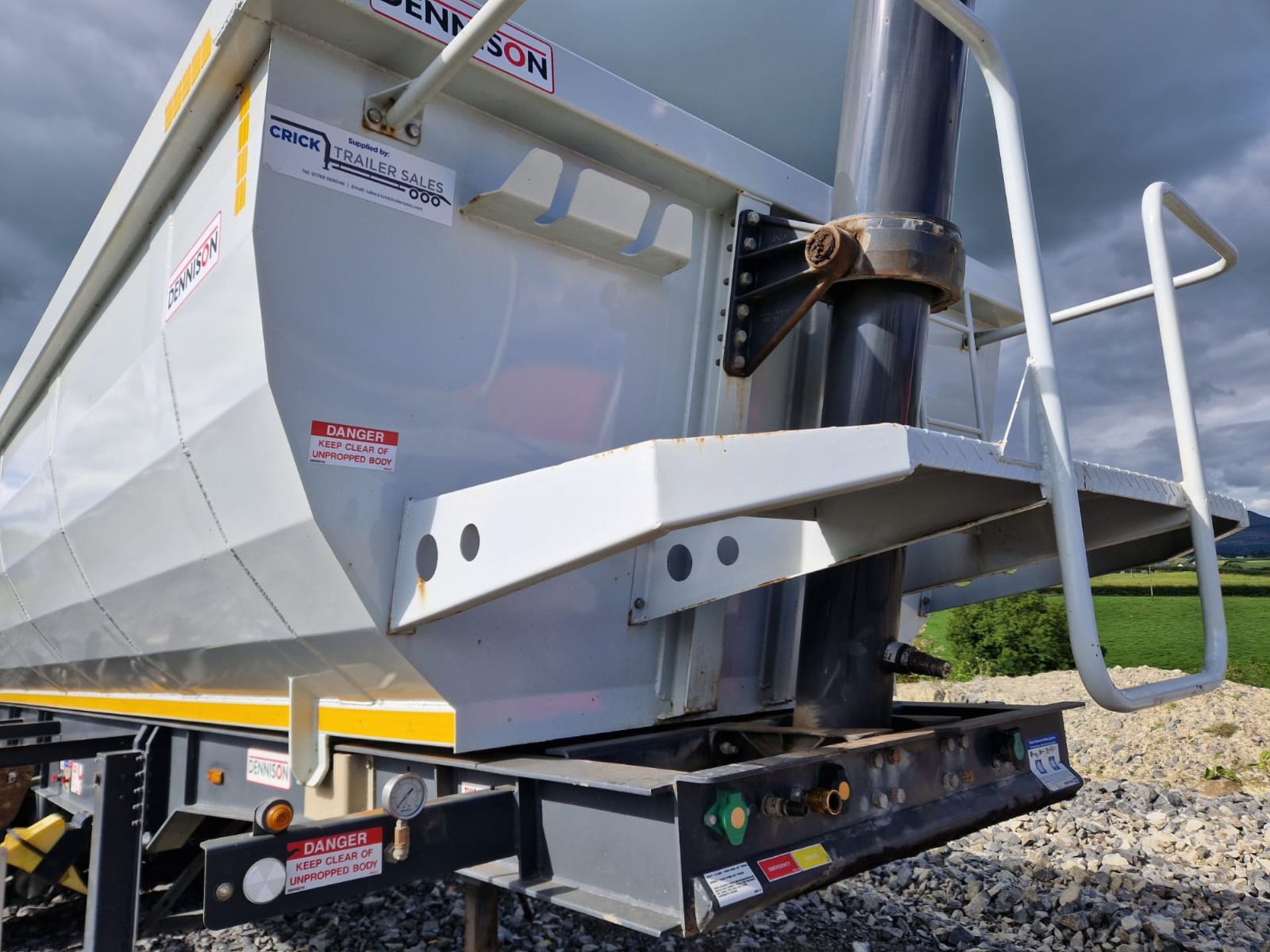 2019 DENNISON TIPPING TRAILER - Image 7 of 16