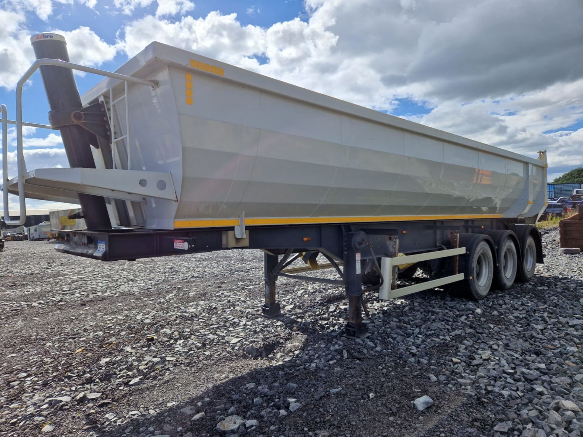 2019 DENNISON TIPPING TRAILER - Image 4 of 16