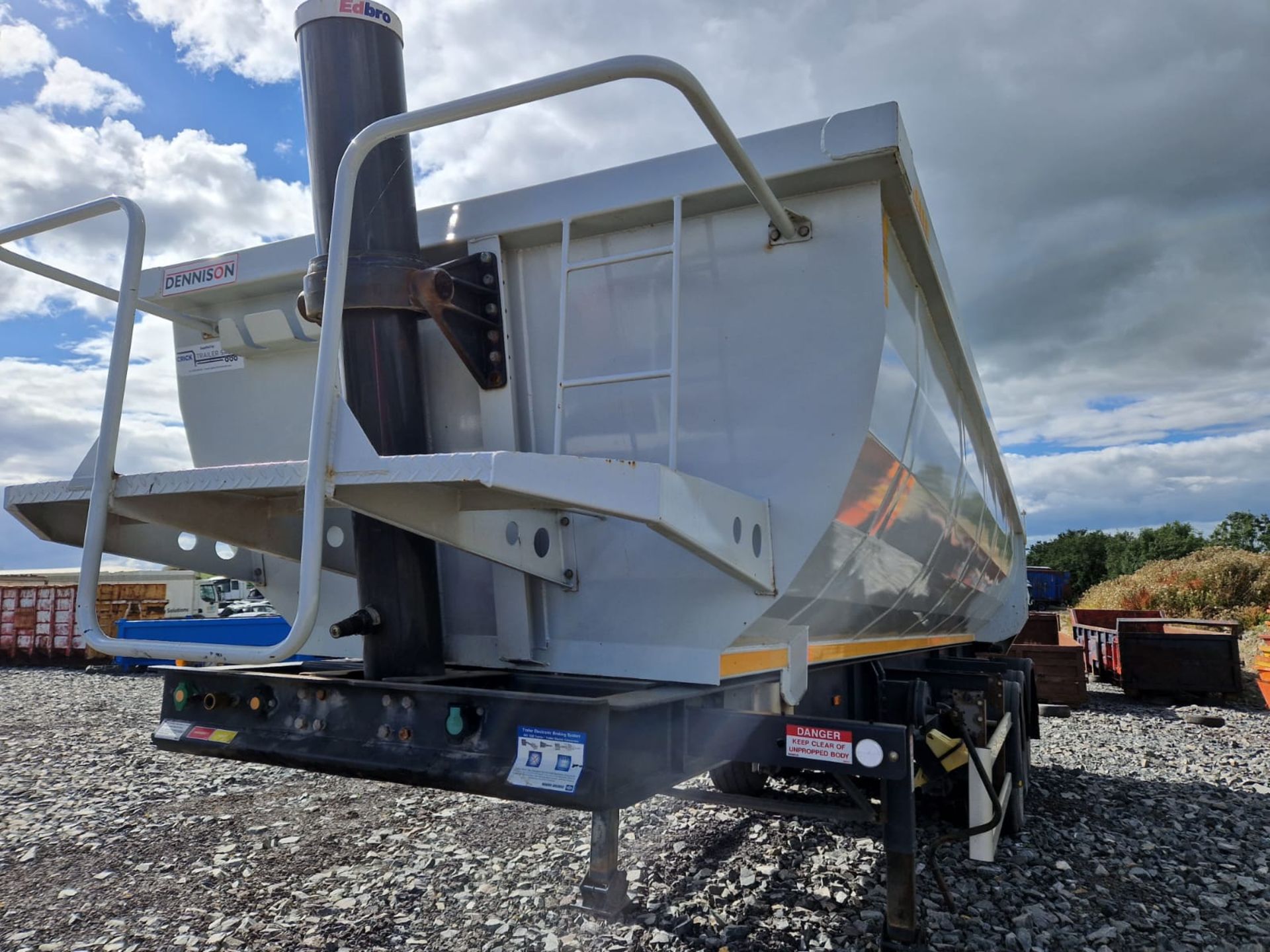 2019 DENNISON TIPPING TRAILER - Image 2 of 16