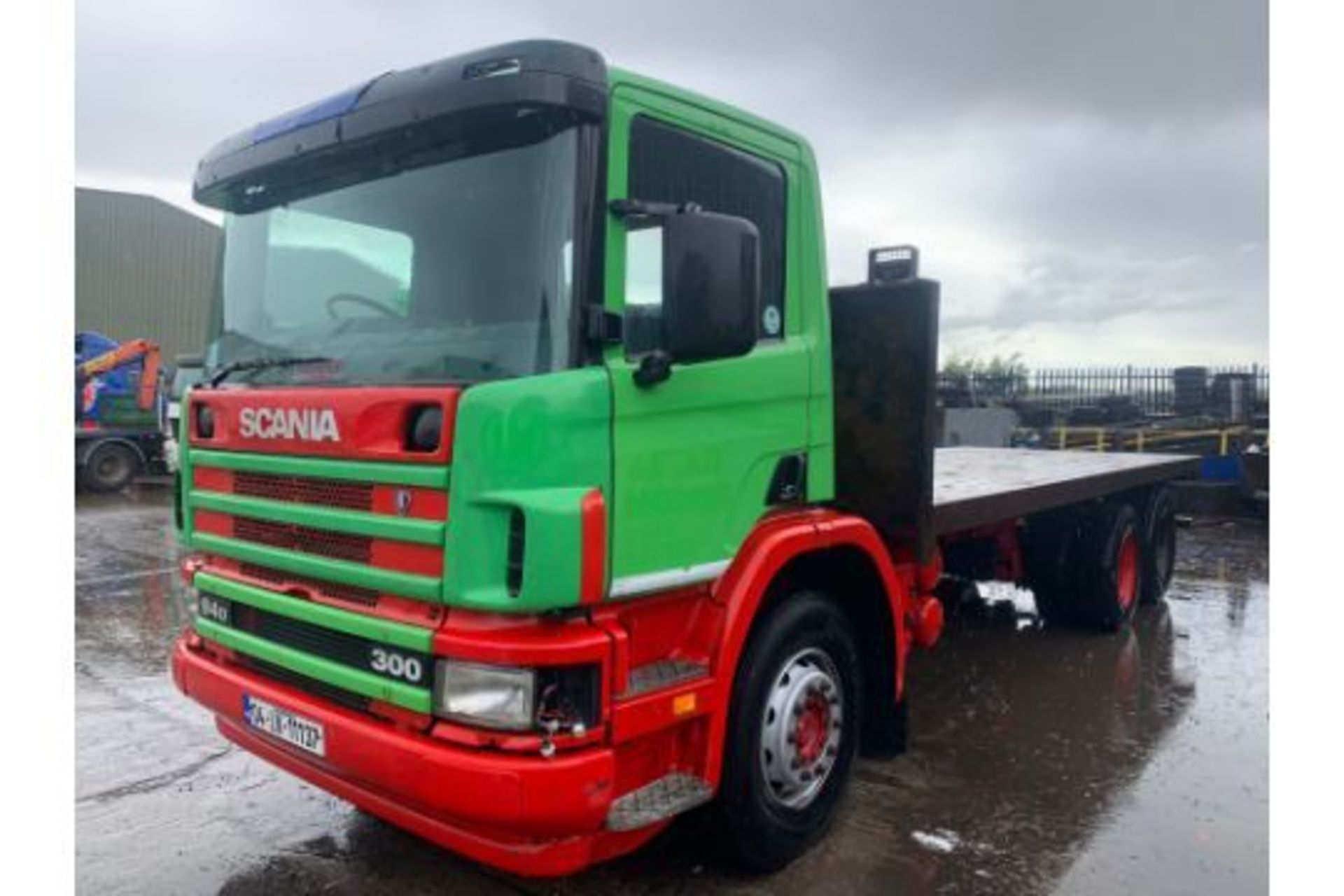 2004 R300 6x2 FLATBED SCANIA