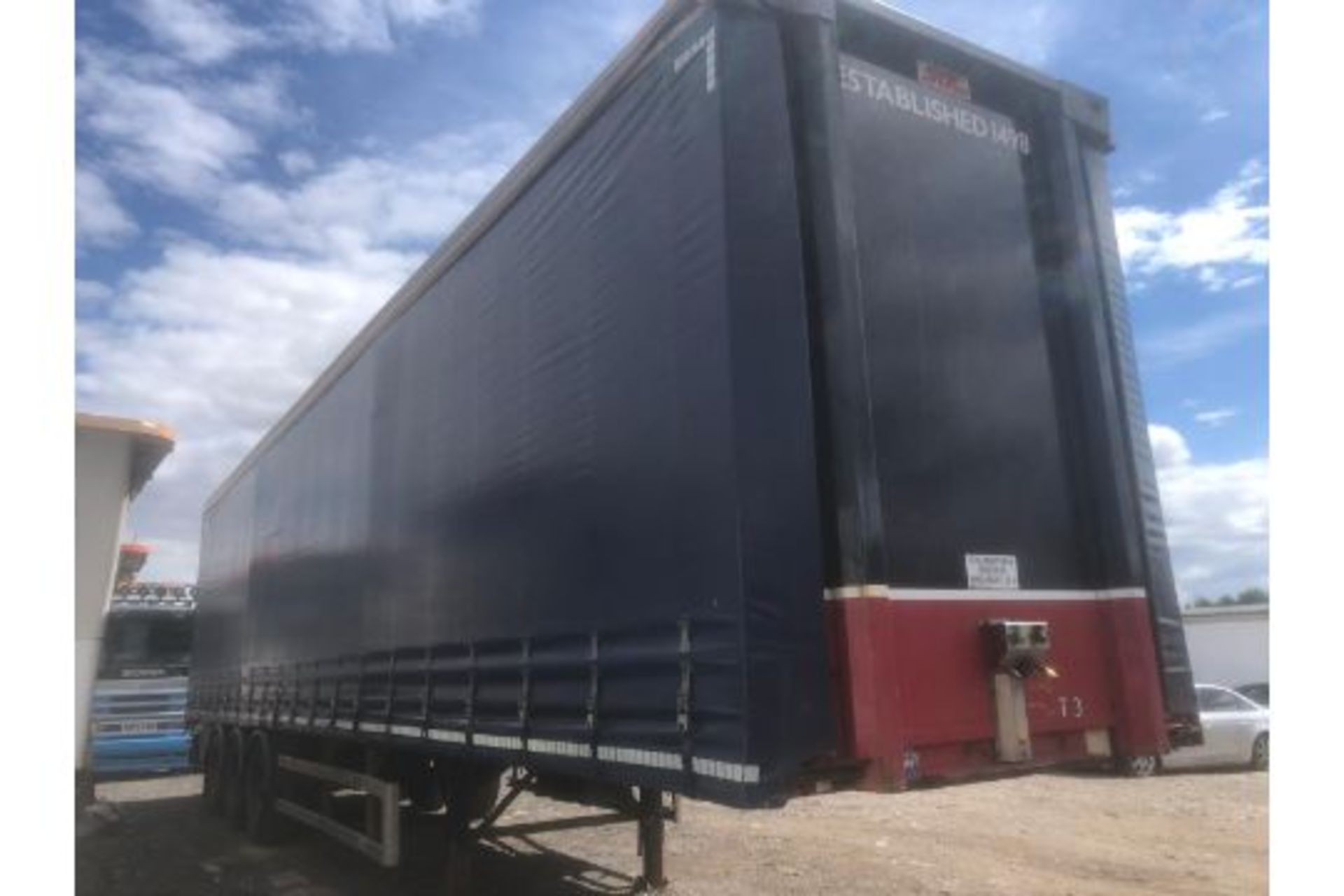 TRI AXEL CURTAINSIDE TRAILER - Image 9 of 12