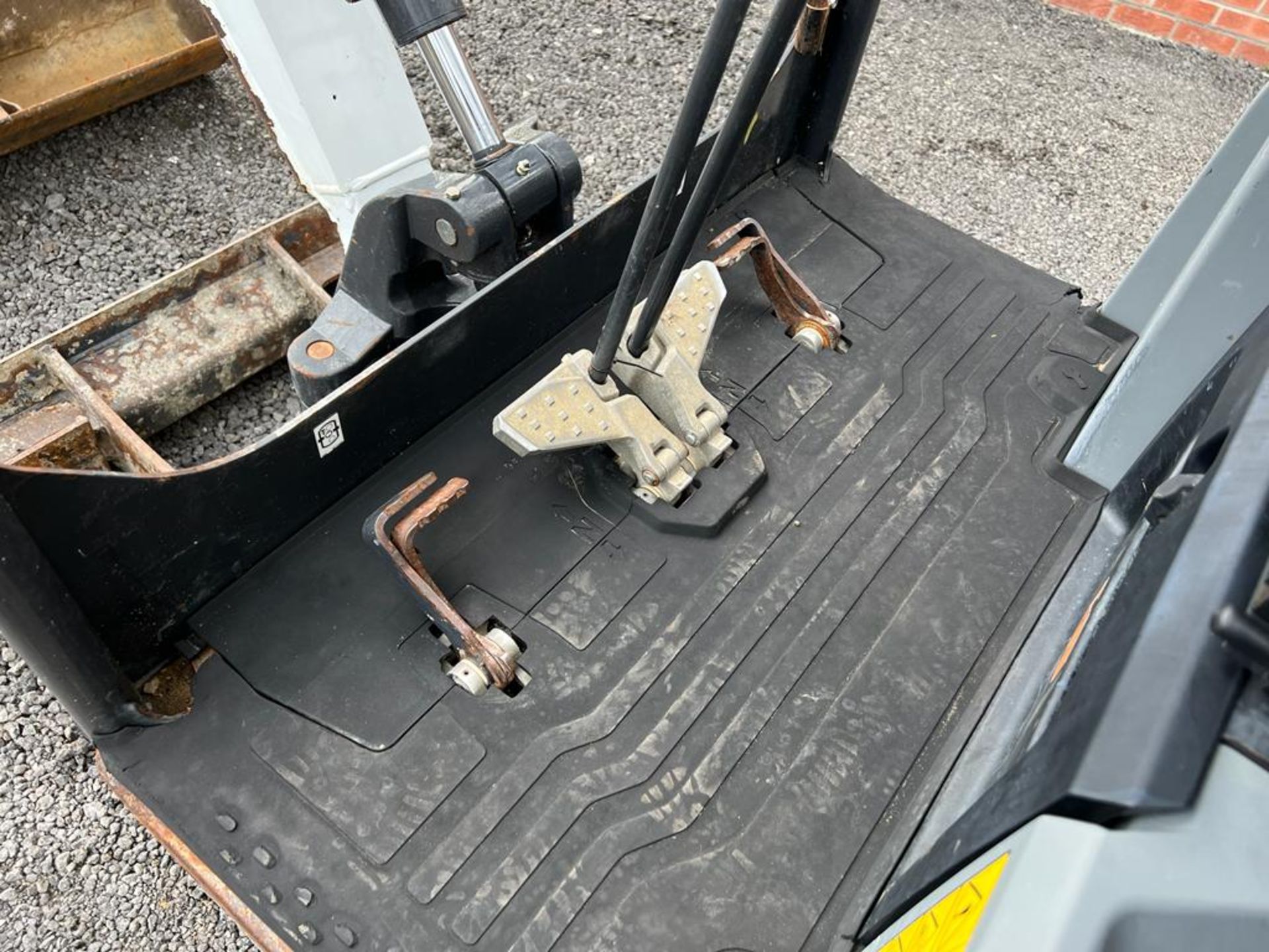 2019 BOBCAT E17 MINI DIGGER - Image 10 of 13