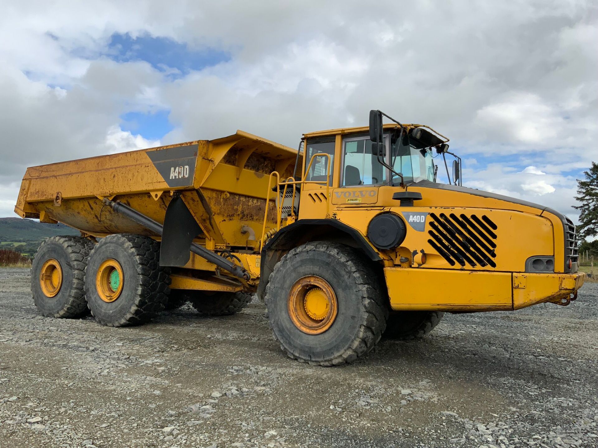 2000 VOLVO A40D ARTUCLATED DUMP TRUCK - Image 6 of 16