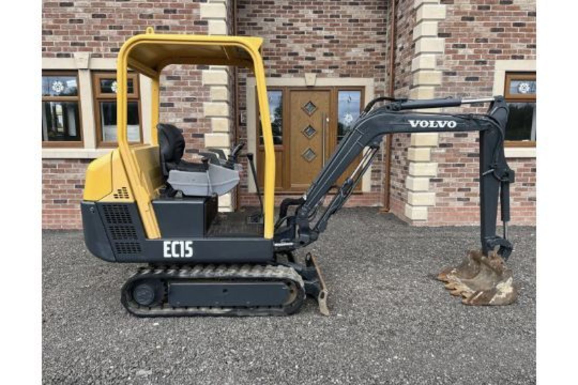 VOLVO EC125 XR MINI DIGGER - Image 5 of 7