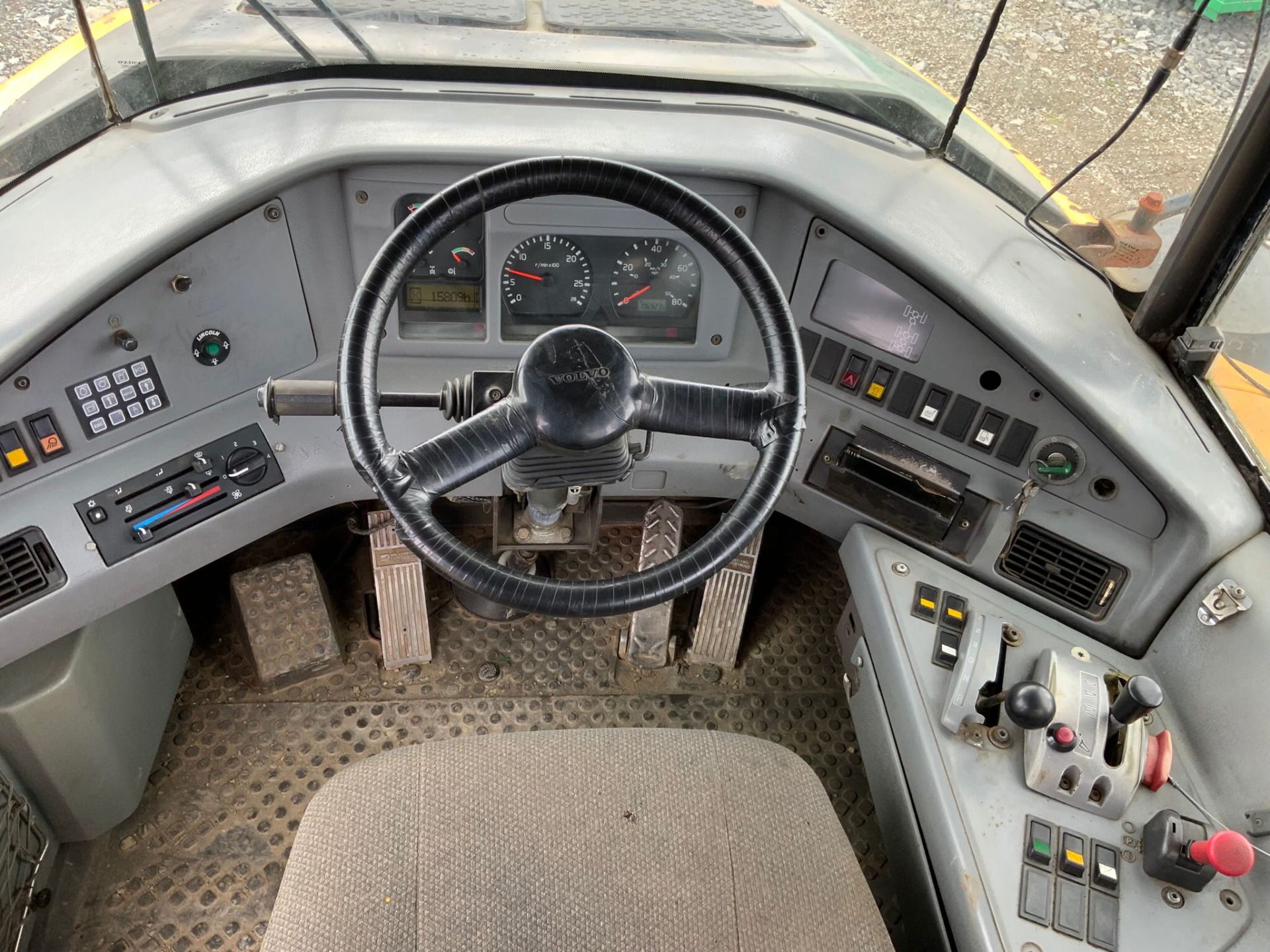 2000 VOLVO A40D ARTUCLATED DUMP TRUCK - Image 7 of 16