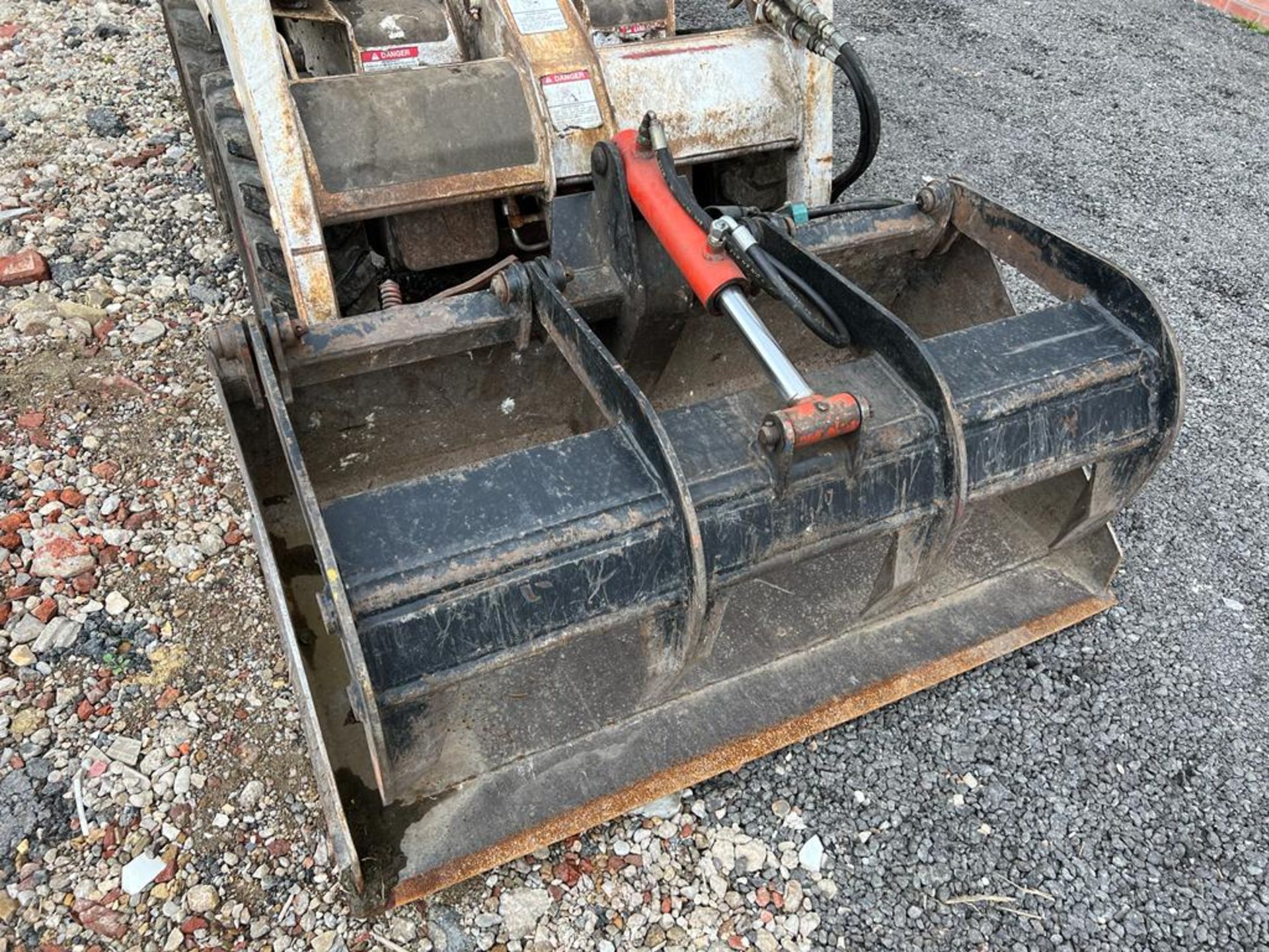 BOBCAT 553 SKID STEER - Image 5 of 7