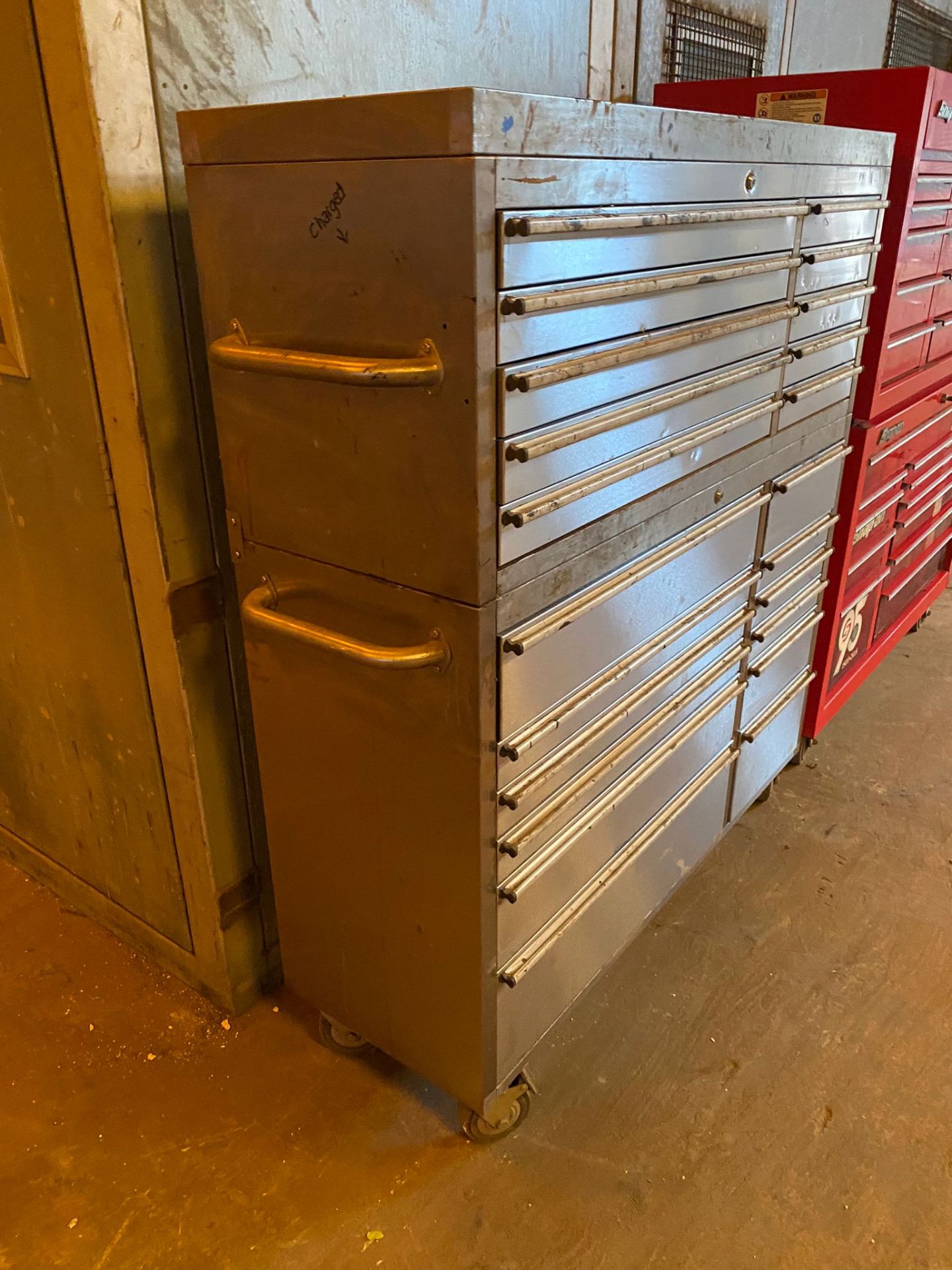 STAINLESS TOOL BOX - Image 2 of 4