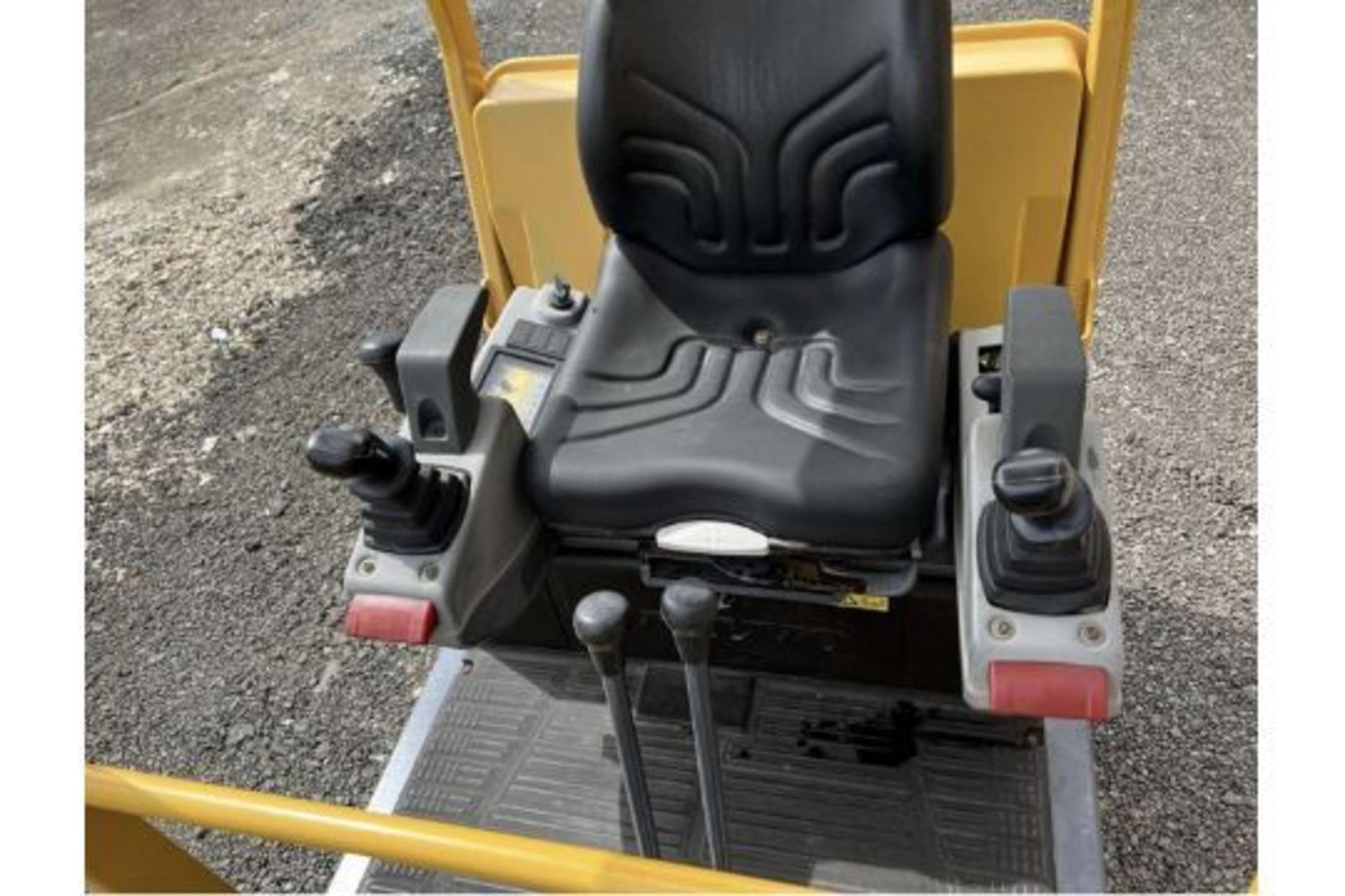 VOLVO EC125 XR MINI DIGGER - Image 6 of 7