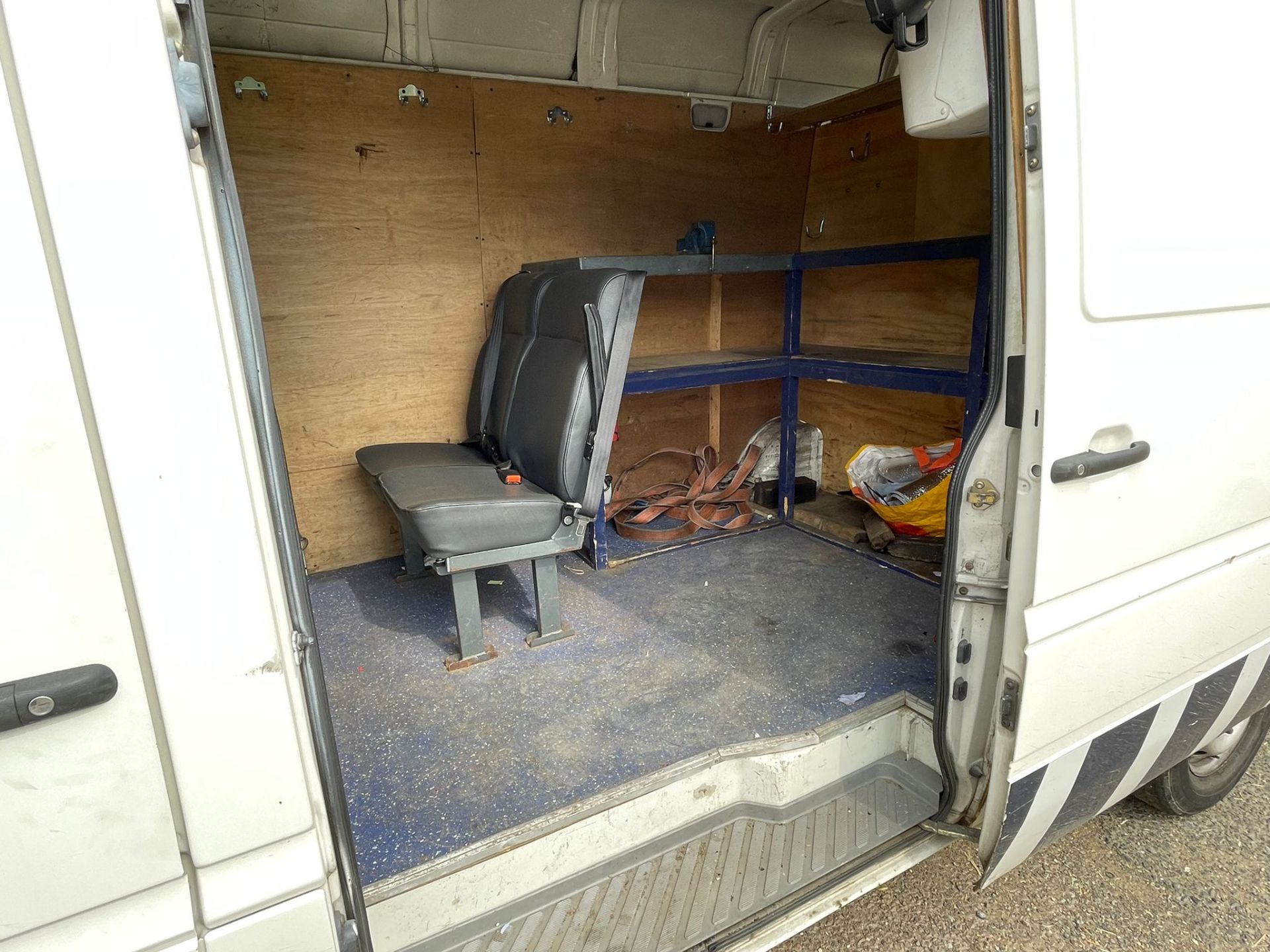 2002 VOLKSWAGEN CRAFTER - Image 2 of 27