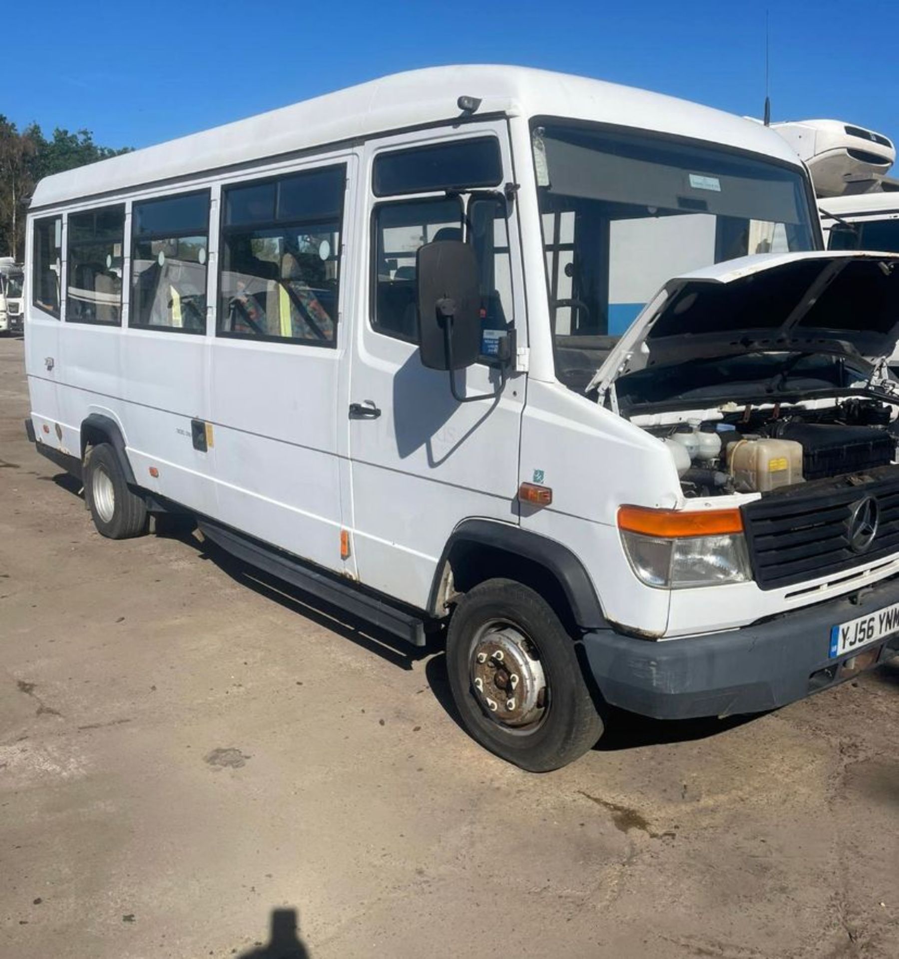 2006 MERDECEDS D613 MINI BUS