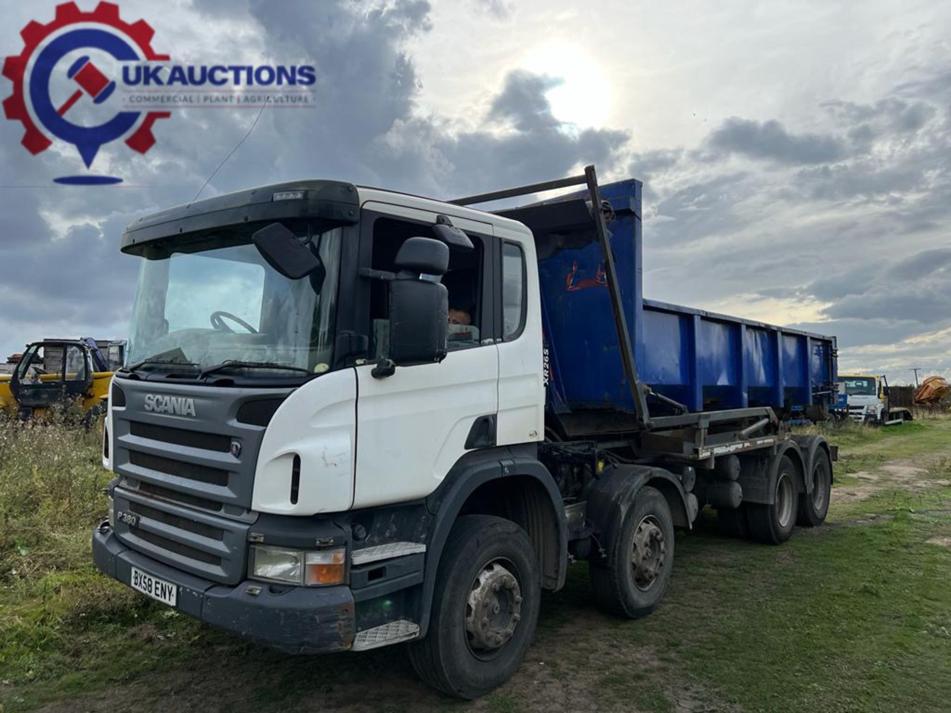 2008 SCANIA HOOKLOADER P380