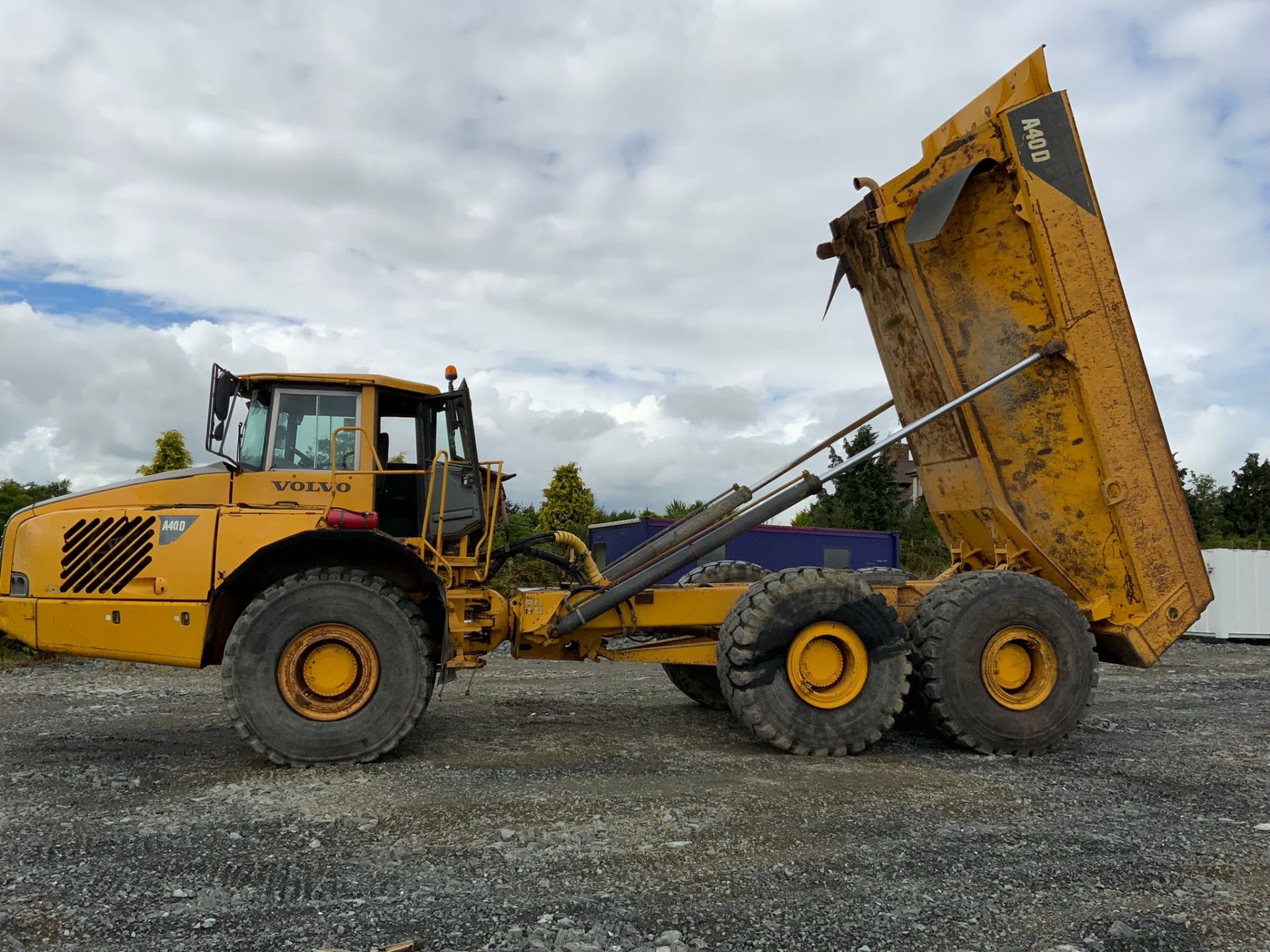 2000 VOLVO A40D ARTUCLATED DUMP TRUCK