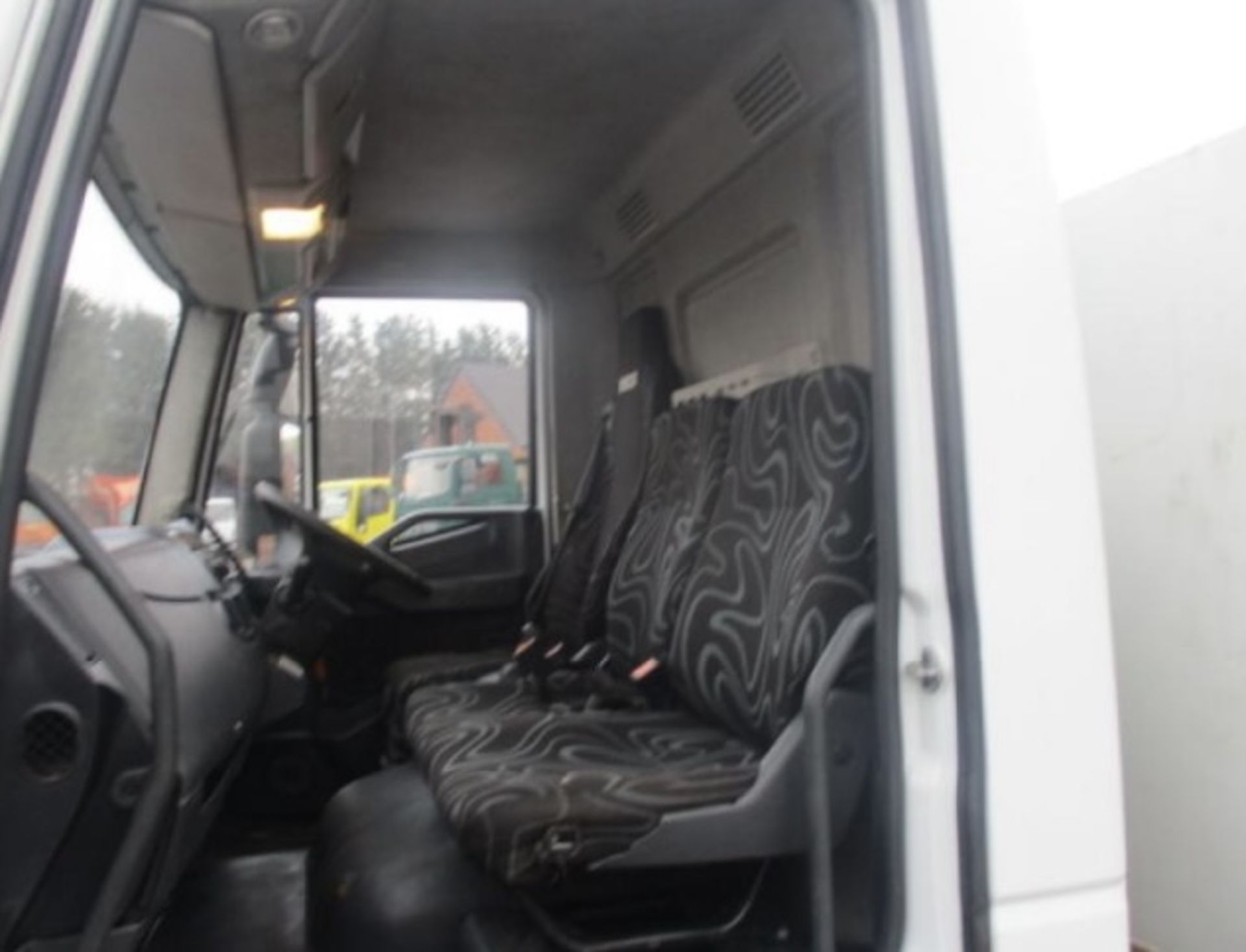 2011 IVECO EUROCARGO 75E16 - Image 8 of 13