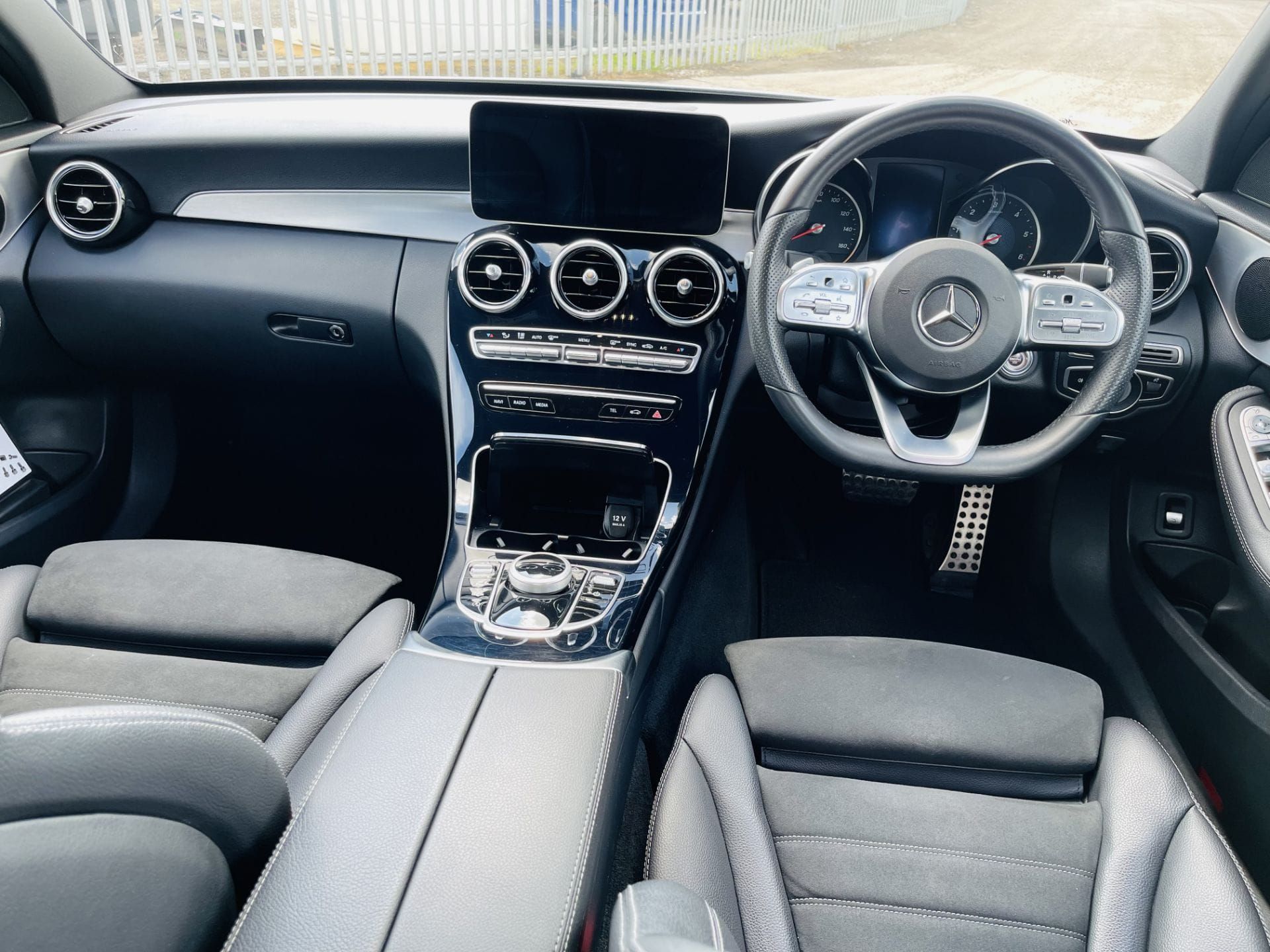 2019 MERCEDES C CLASS AMG - Image 25 of 26