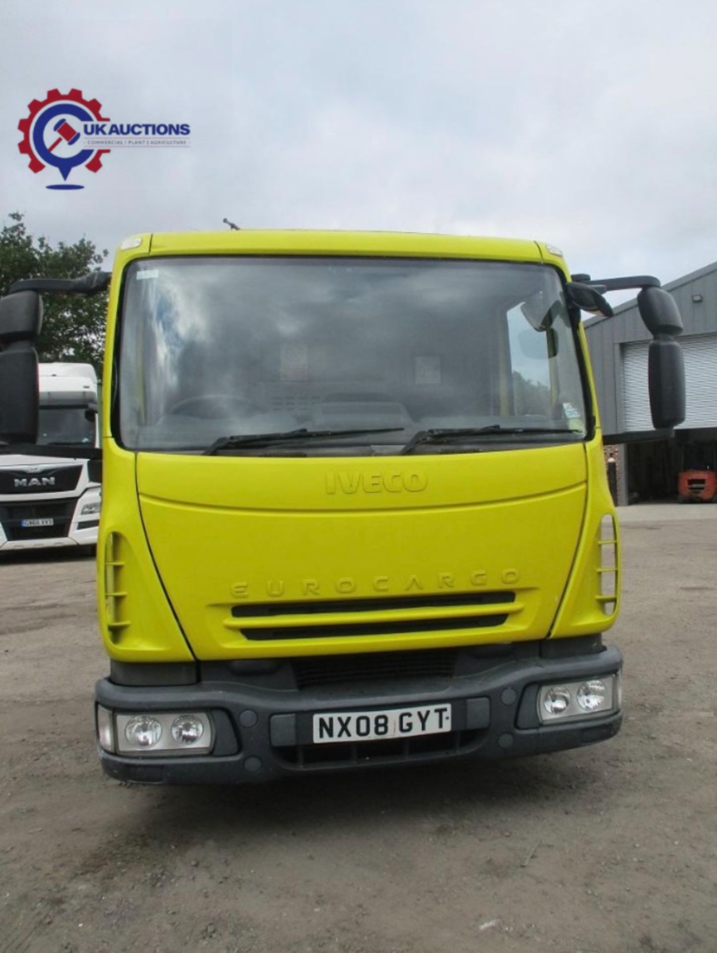 2008 IVECO EUROCARGO - Image 2 of 11