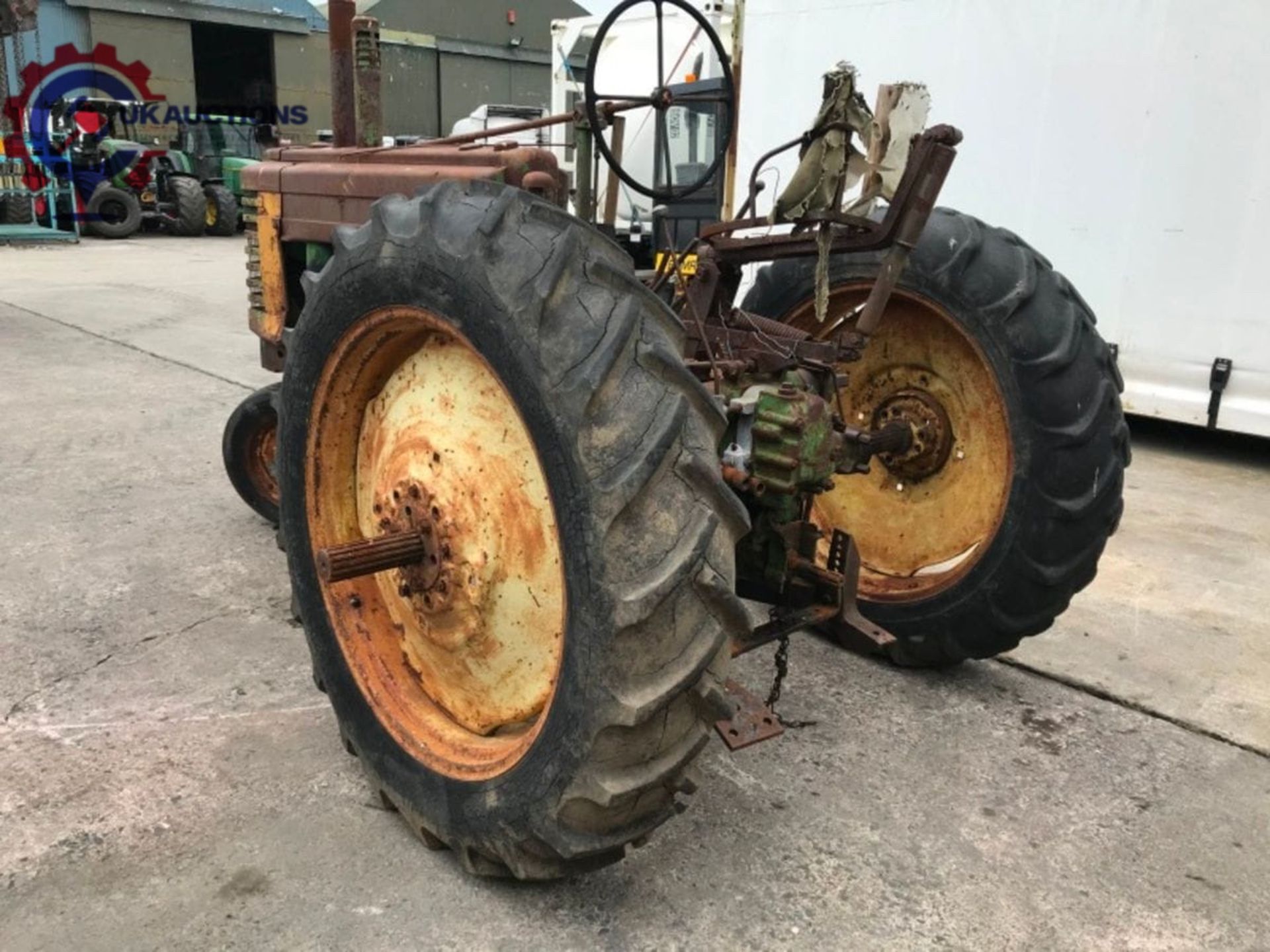 JOHN DEERE 'A' ROW CROP TRACTOR - Image 4 of 11