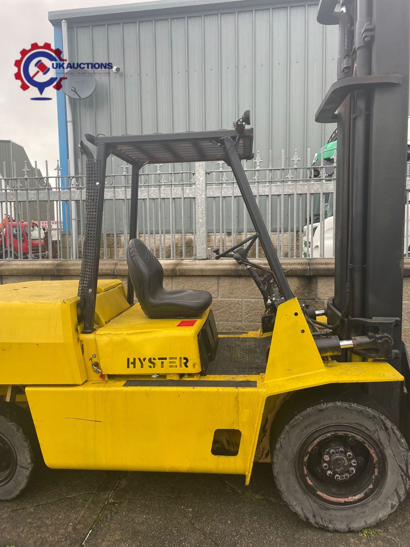 4 TON HYSTER FORKLIFT - Image 2 of 4