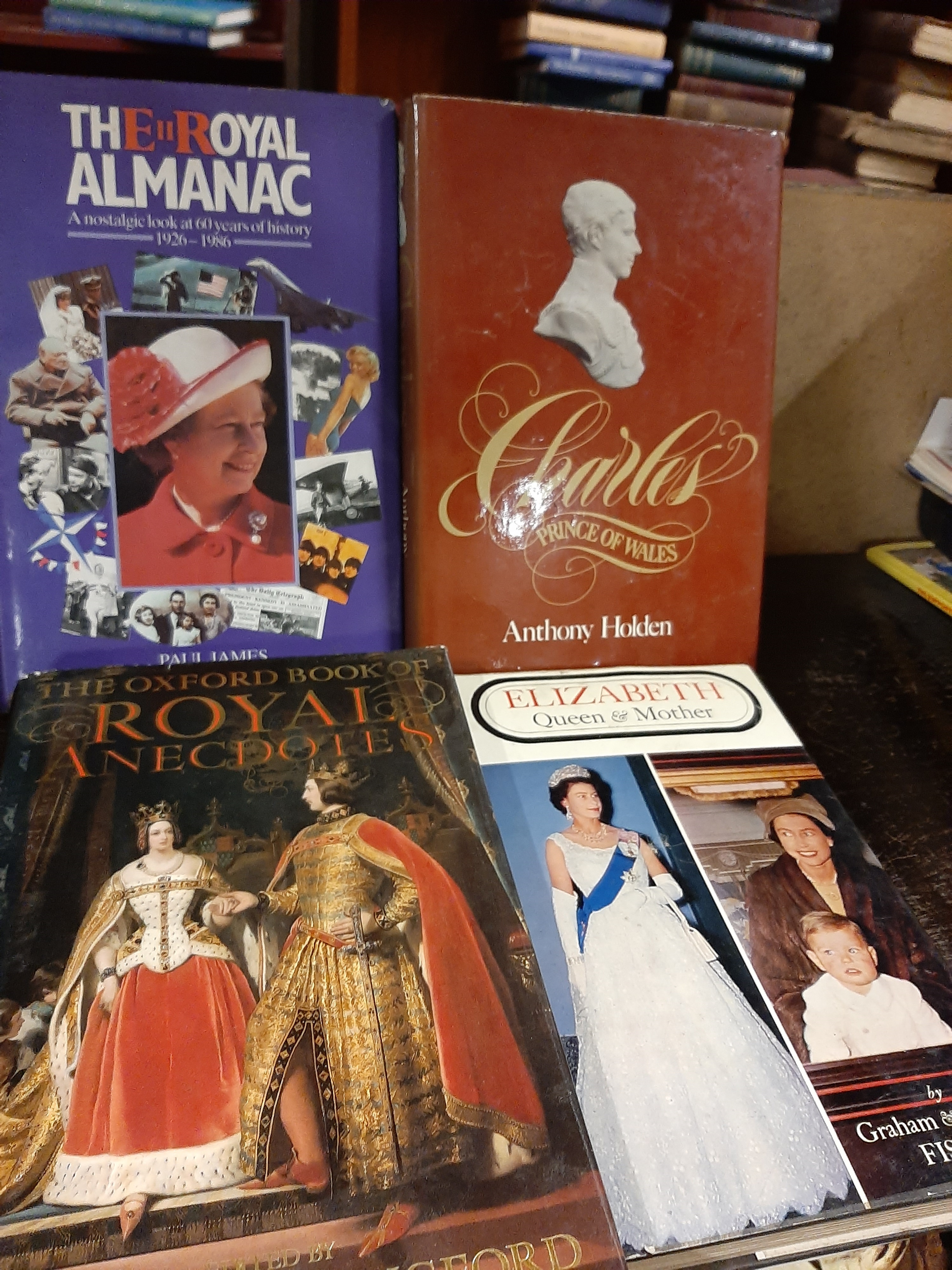 8 mainly large format Royal related books [our ref: 467a]