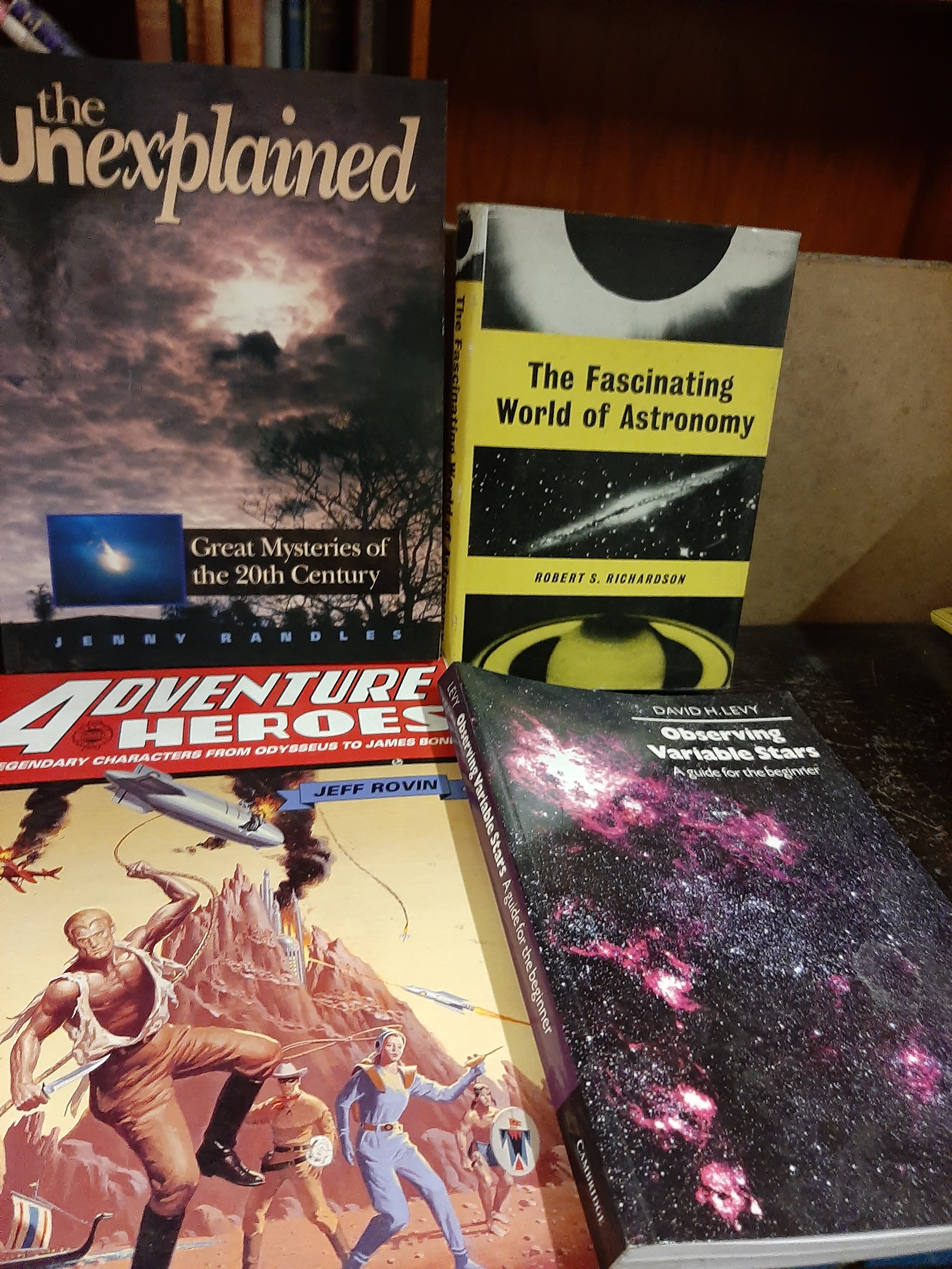 12 books related to space, sci-fi and astronomy [our ref: 409a] - Image 2 of 3