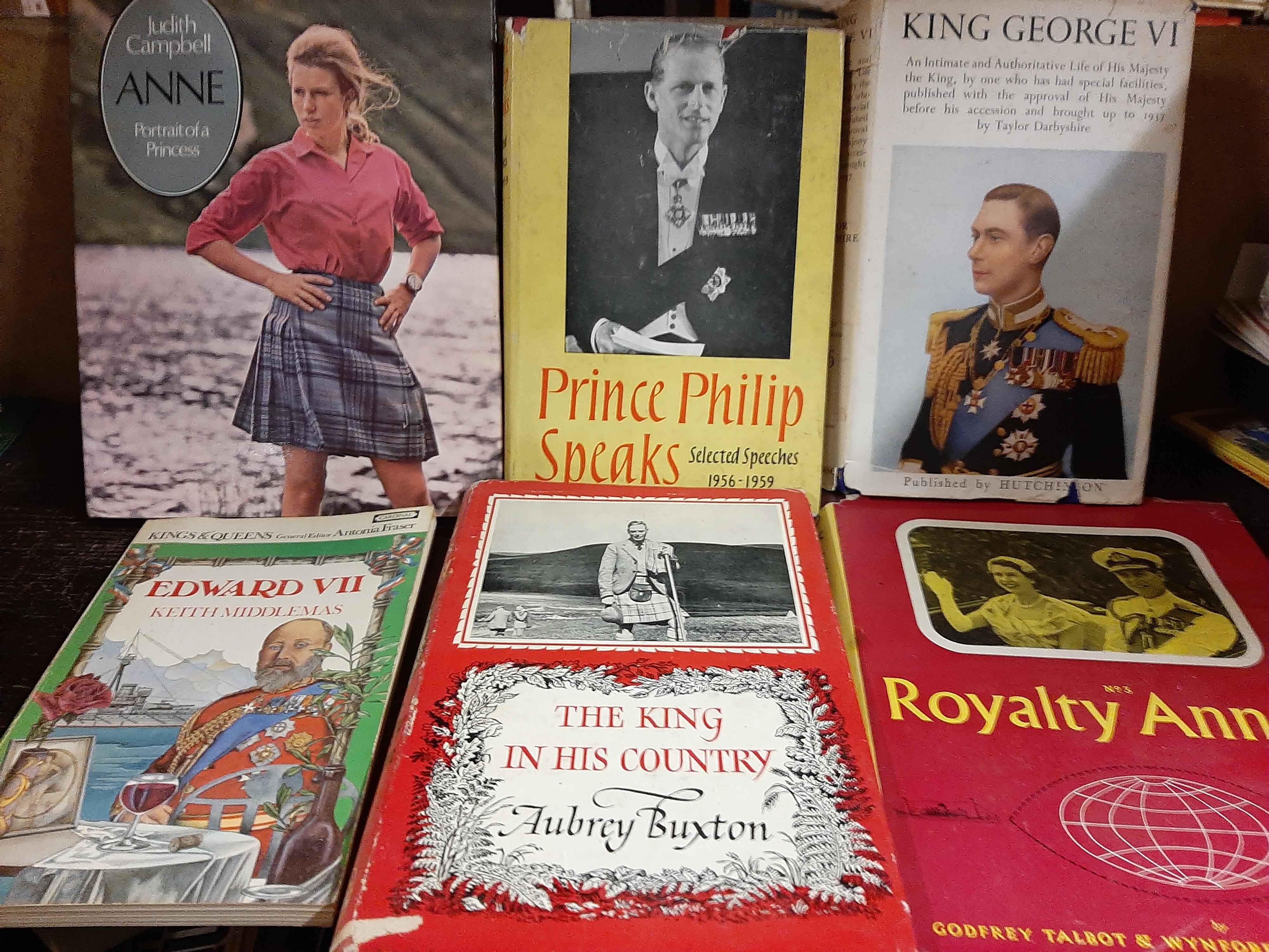 12 mainly large format Royalty books [our ref: 583b] - Image 2 of 2