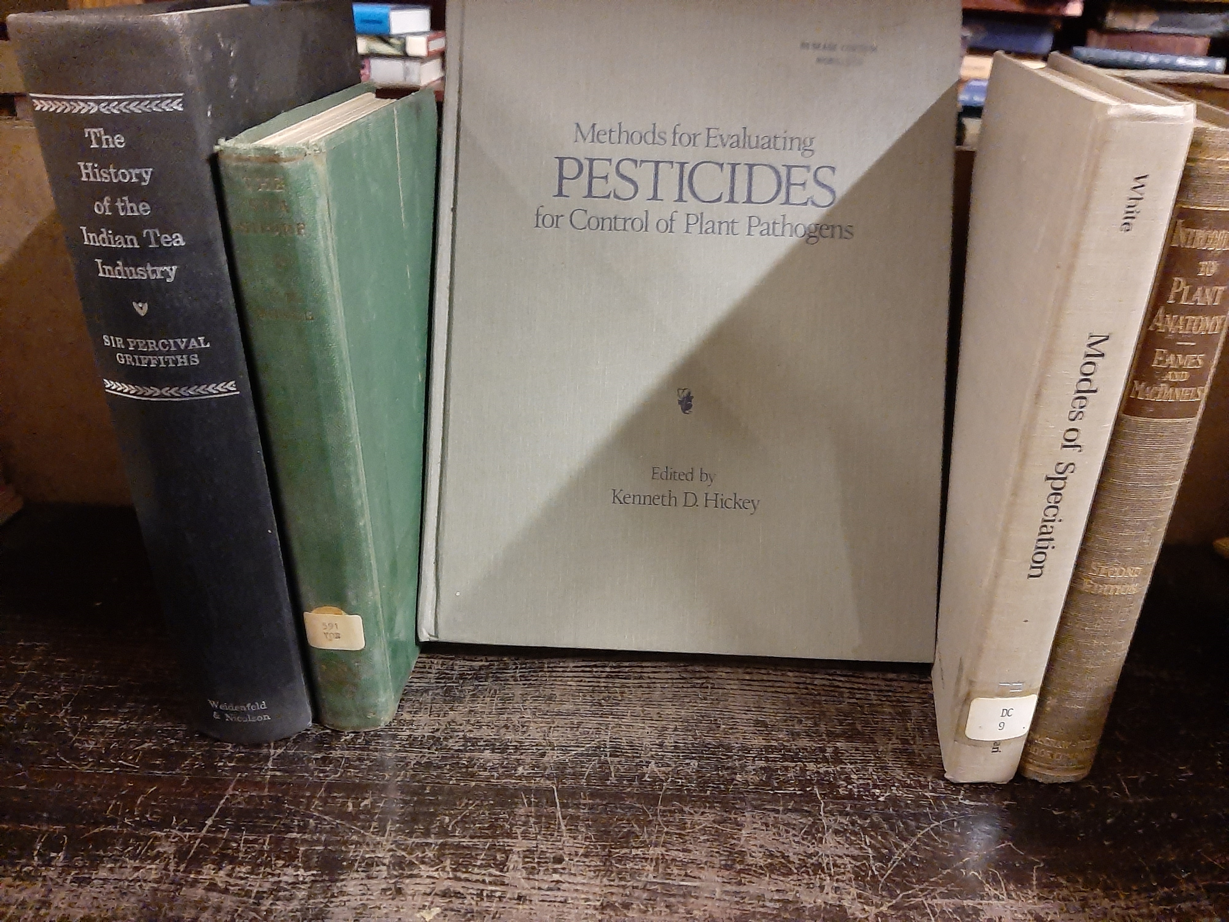 PBI collection Cambridge biology books including a very rare Synapse from 1970 10 books [our ref: - Image 3 of 3
