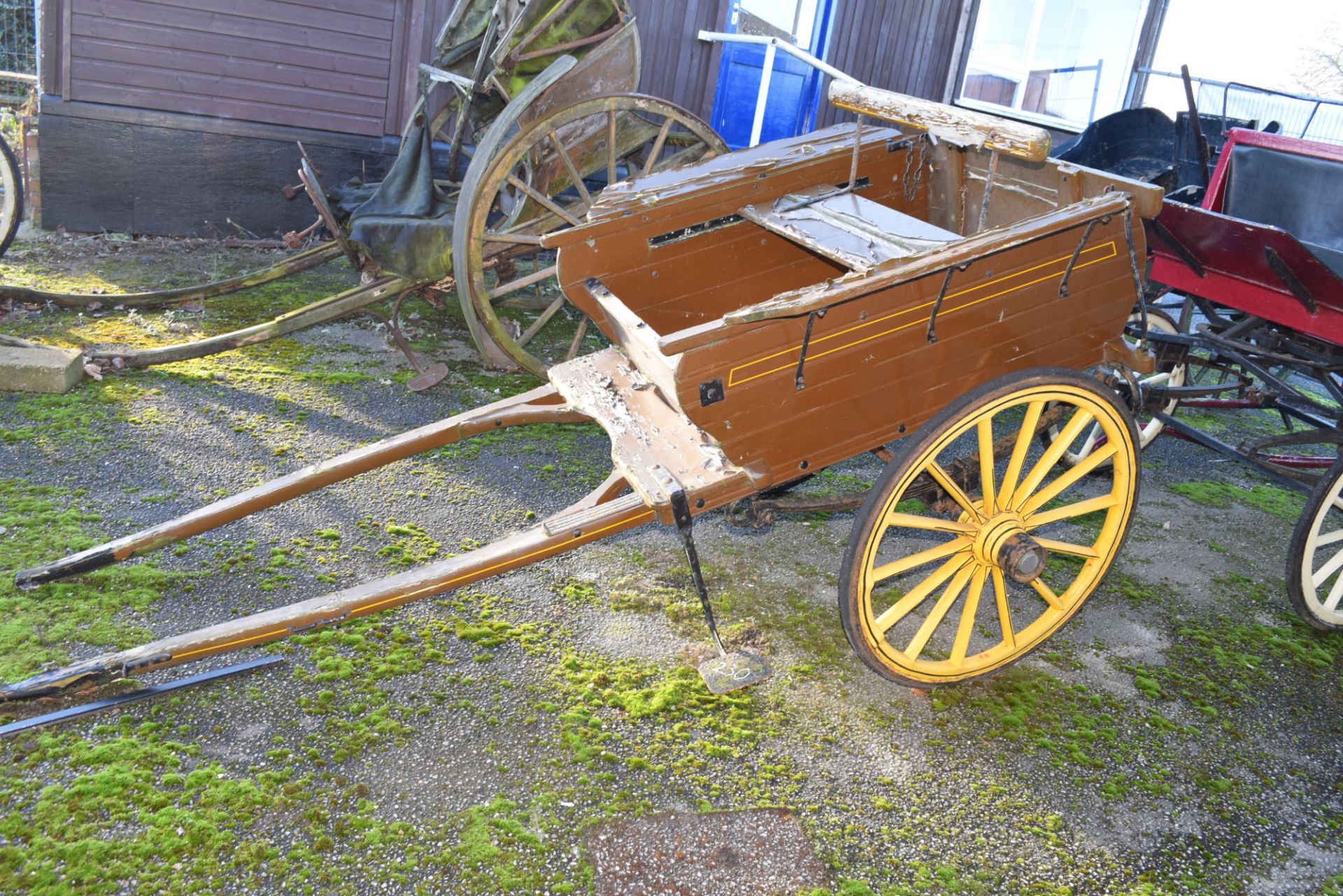 Small horse drawn market cart, width approx 160cm, total length approx 270cm
