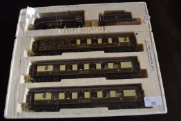 Hornby 00 gauge boxed set 'Kentish Belle', together with three further 'The Norfolkman' carriages,