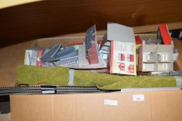 Large box containing Hornby and other 00 gauge railway items ot include Hornby 'Flying Scotsman',