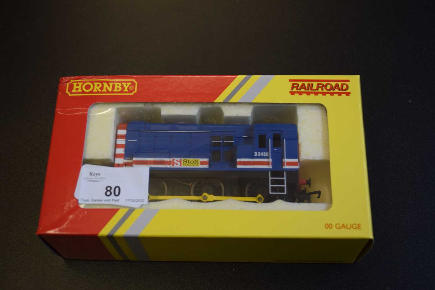 Hornby 00 gauge PO class 08 Stolt Industries wagon, boxed - Image 3 of 3