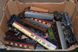Box of 00 gauge railway items to include principally metal bodies, locomotive, carriages, tenders