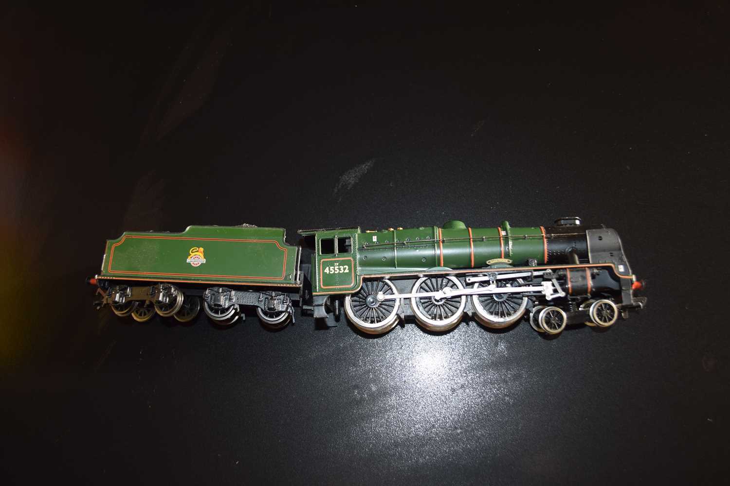 Mainline 00 gauge locomotive, 'Illustrious' with tender - Image 3 of 3