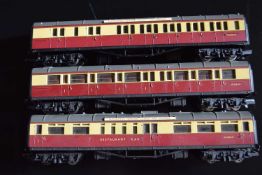 Hornby 00 gauge carriages marked 'Paddington' 'Newport' 'Cardiff' and 'Swansea' x 2 plus a